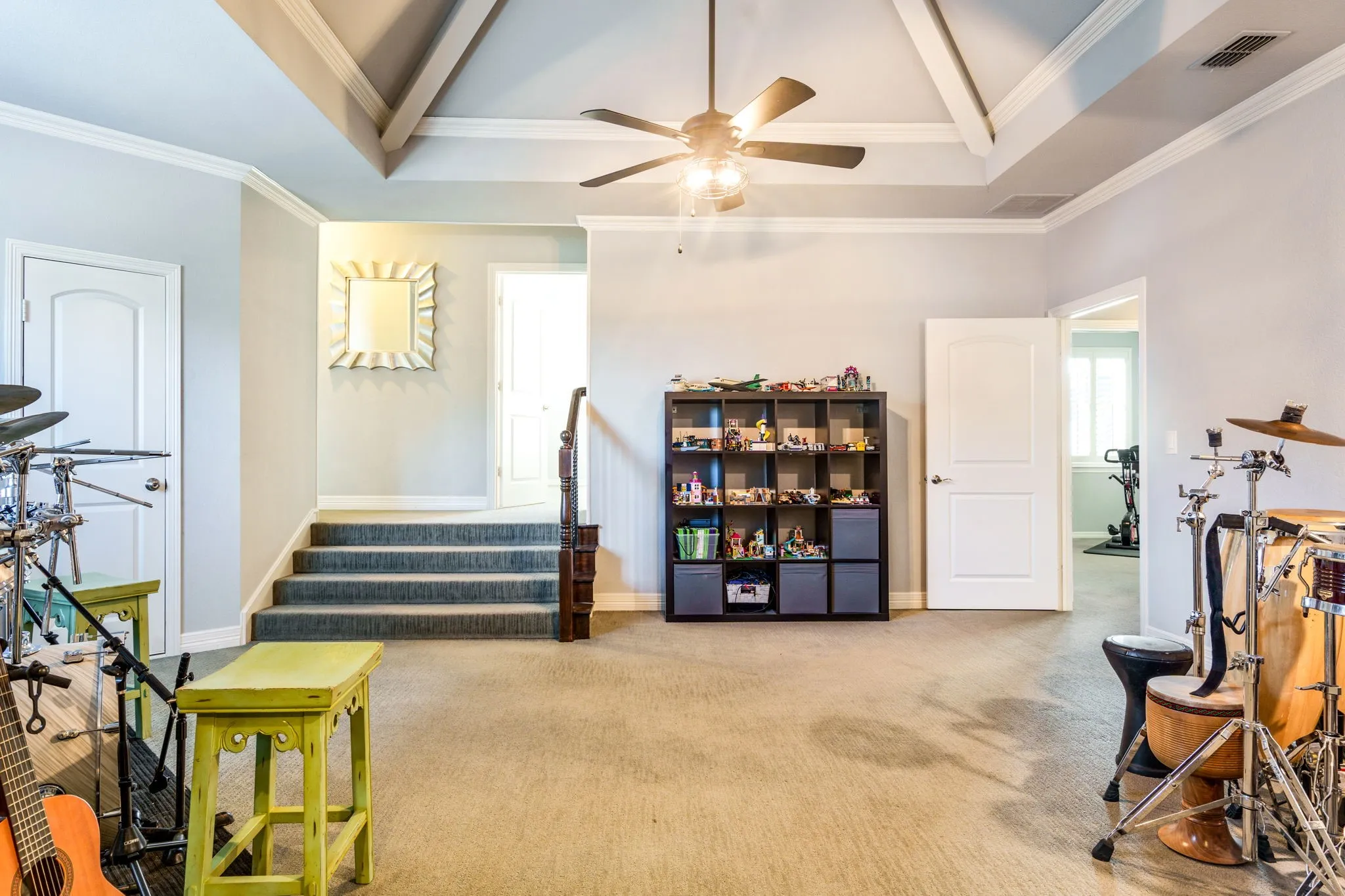 Single Family Residence For Sale in Denton County , 10237 Woodbury Drive, Frisco, Texas 75033, 5 Bedroom, 5 Bathroom, 3 Garage spaces, 4,453 Sqft, built in 2004, mls#21410793, Real Estate Agent in Frisco, Homes For Sale in Denton county, Homes For Sale in Frisco, Realtor in Frisco Texas, Real Estate Brokerage Independent Realty Texas, Luminita Cordes Realtor