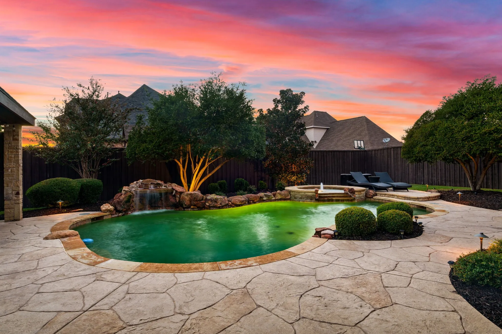 Single Family Residence For Sale in Denton County , 10237 Woodbury Drive, Frisco, Texas 75033, 5 Bedroom, 5 Bathroom, 3 Garage spaces, 4,453 Sqft, built in 2004, mls#21410793, Real Estate Agent in Frisco, Homes For Sale in Denton county, Homes For Sale in Frisco, Realtor in Frisco Texas, Real Estate Brokerage Independent Realty Texas, Luminita Cordes Realtor