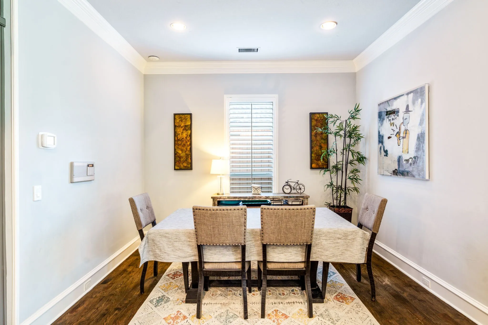 Single Family Residence For Sale in Denton County , 10237 Woodbury Drive, Frisco, Texas 75033, 5 Bedroom, 5 Bathroom, 3 Garage spaces, 4,453 Sqft, built in 2004, mls#21410793, Real Estate Agent in Frisco, Homes For Sale in Denton county, Homes For Sale in Frisco, Realtor in Frisco Texas, Real Estate Brokerage Independent Realty Texas, Luminita Cordes Realtor