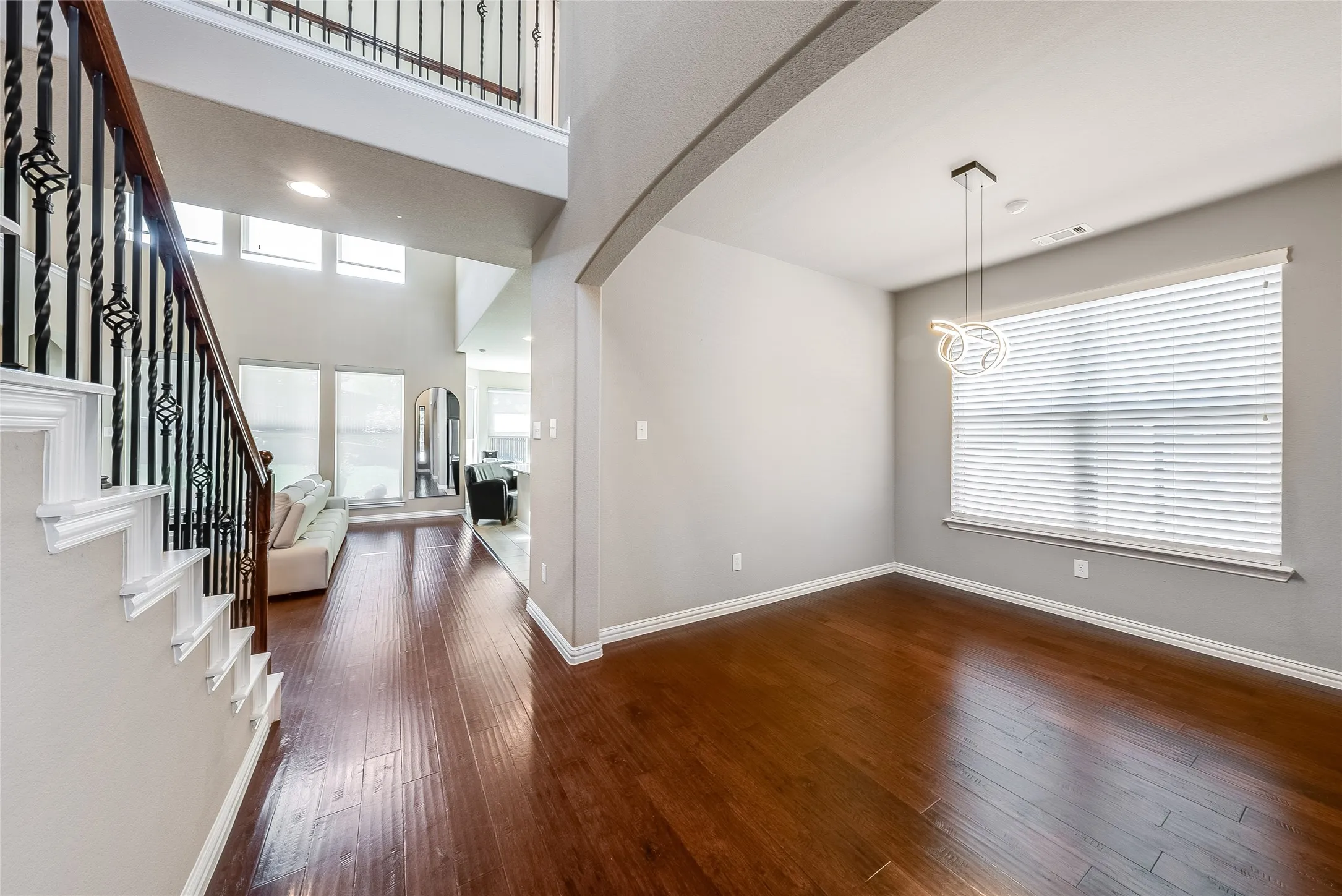 Single Family Residence For Sale in Collin County , 3721 Estates Way, Mc Kinney, Texas 75072, 4 Bedroom, 4 Bathroom, 2 Garage spaces, 2,980 Sqft, built in 2013, mls#21388669, Real Estate Agent in Mc Kinney, Homes For Sale in Collin county, Homes For Sale in Mc Kinney, Realtor in Mc Kinney Texas, Real Estate Brokerage Independent Realty Texas, Luminita Cordes Realtor