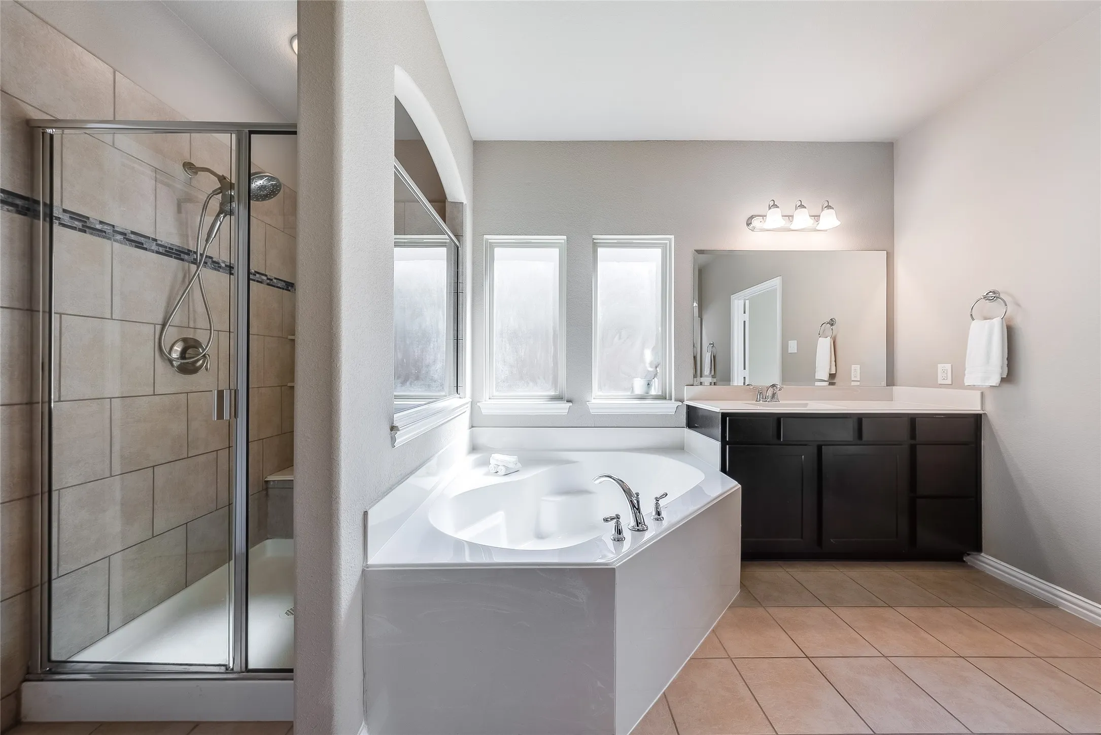 Single Family Residence For Sale in Collin County , 3721 Estates Way, Mc Kinney, Texas 75072, 4 Bedroom, 4 Bathroom, 2 Garage spaces, 2,980 Sqft, built in 2013, mls#21388669, Real Estate Agent in Mc Kinney, Homes For Sale in Collin county, Homes For Sale in Mc Kinney, Realtor in Mc Kinney Texas, Real Estate Brokerage Independent Realty Texas, Luminita Cordes Realtor