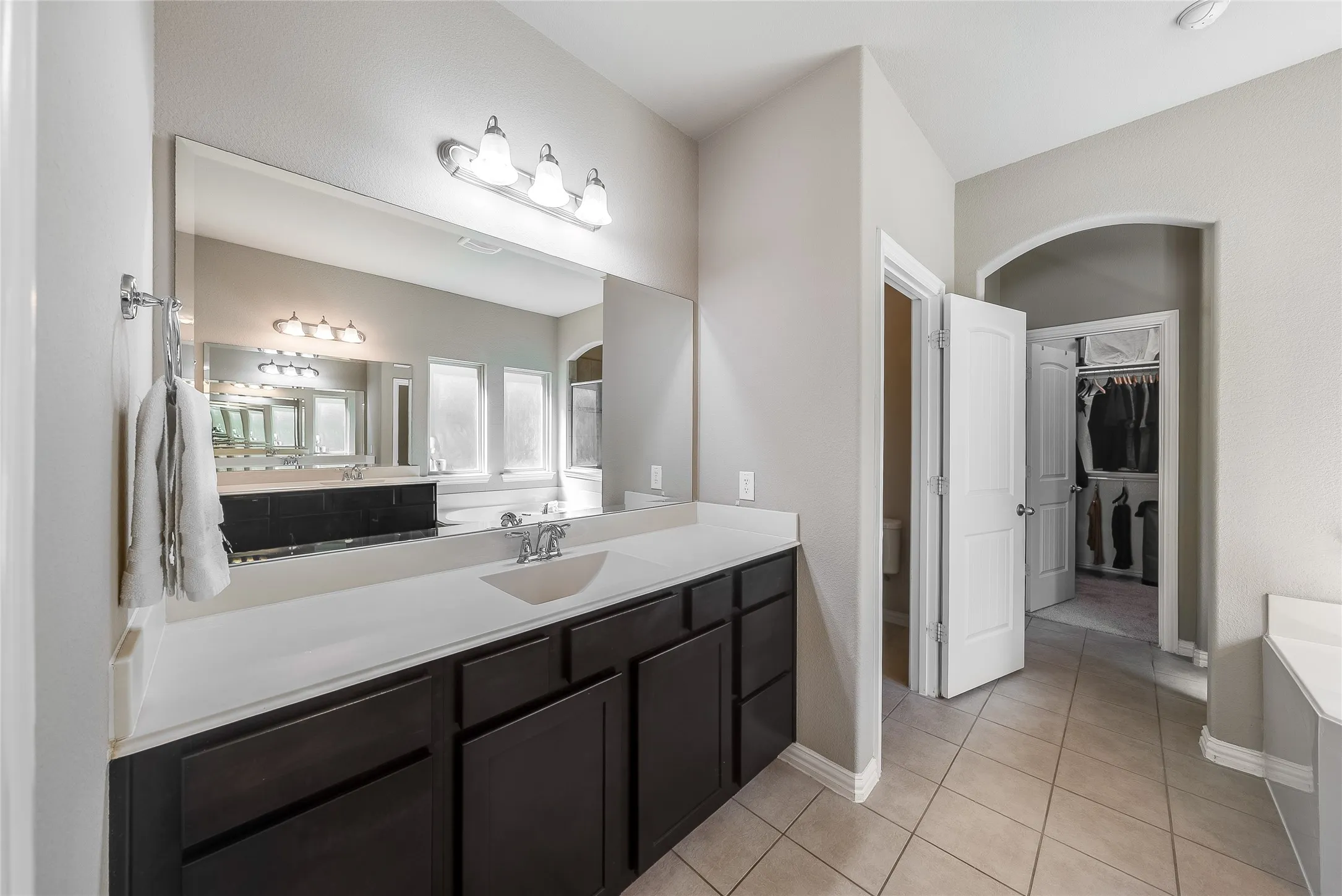 Single Family Residence For Sale in Collin County , 3721 Estates Way, Mc Kinney, Texas 75072, 4 Bedroom, 4 Bathroom, 2 Garage spaces, 2,980 Sqft, built in 2013, mls#21388669, Real Estate Agent in Mc Kinney, Homes For Sale in Collin county, Homes For Sale in Mc Kinney, Realtor in Mc Kinney Texas, Real Estate Brokerage Independent Realty Texas, Luminita Cordes Realtor