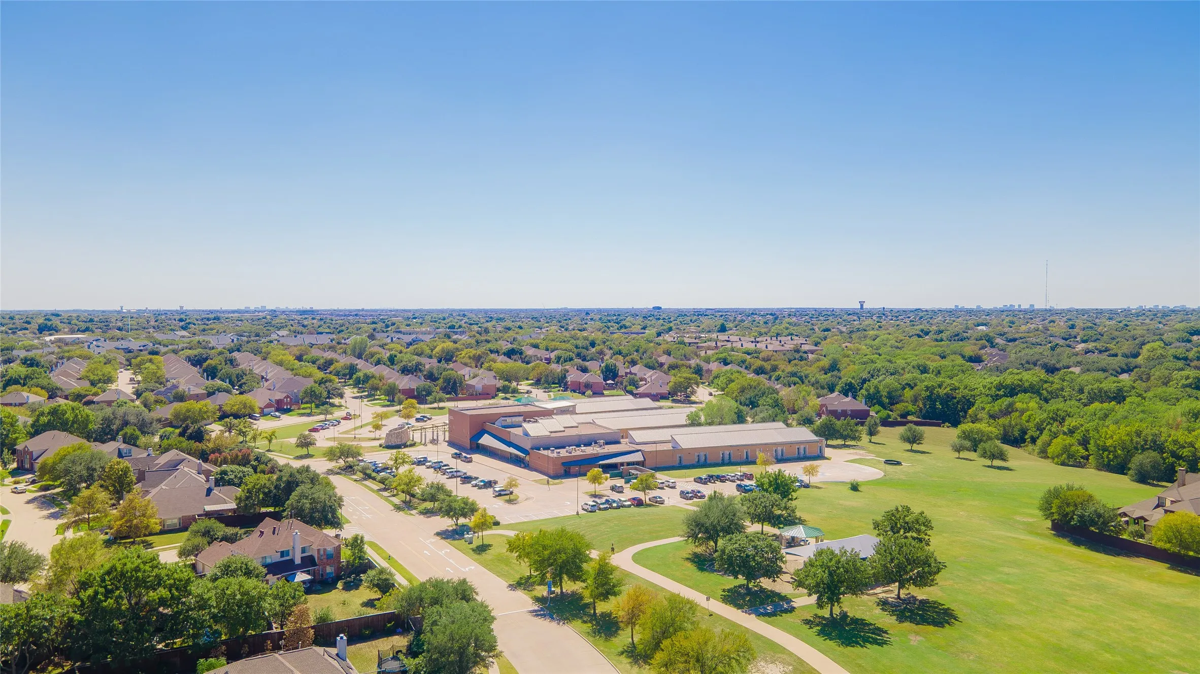 Single Family Residence For Sale in Collin County , 3721 Estates Way, Mc Kinney, Texas 75072, 4 Bedroom, 4 Bathroom, 2 Garage spaces, 2,980 Sqft, built in 2013, mls#21388669, Real Estate Agent in Mc Kinney, Homes For Sale in Collin county, Homes For Sale in Mc Kinney, Realtor in Mc Kinney Texas, Real Estate Brokerage Independent Realty Texas, Luminita Cordes Realtor