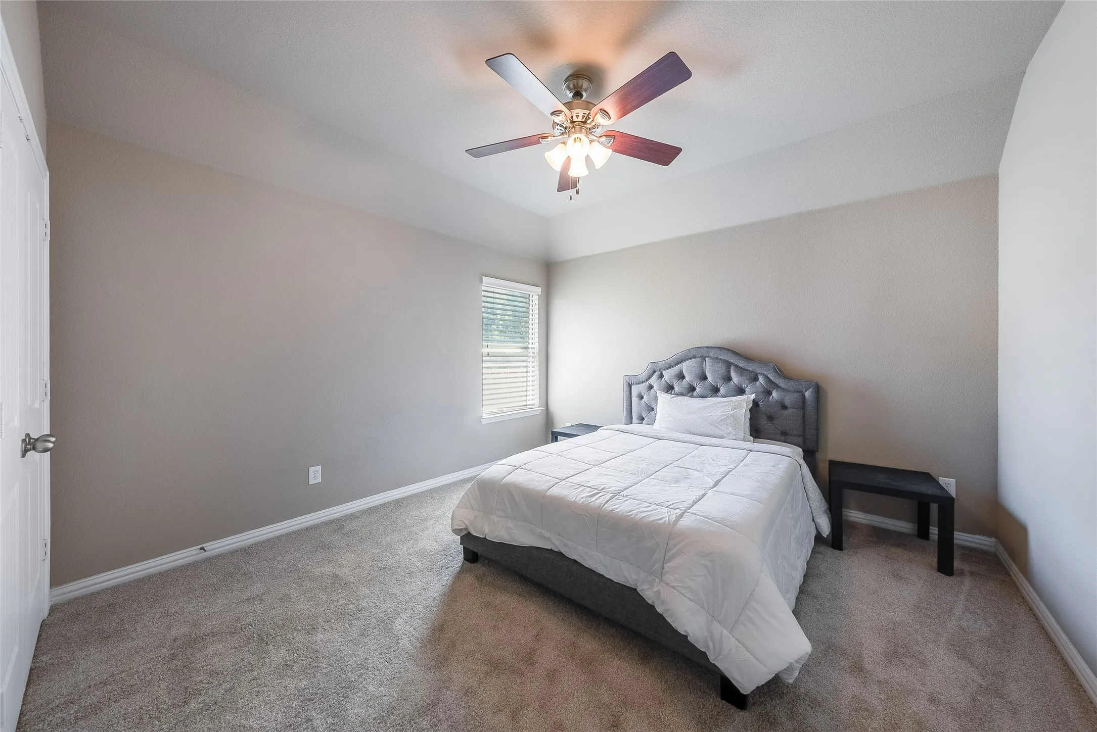 Single Family Residence For Sale in Collin County , 3721 Estates Way, Mc Kinney, Texas 75072, 4 Bedroom, 4 Bathroom, 2 Garage spaces, 2,980 Sqft, built in 2013, mls#21388669, Real Estate Agent in Mc Kinney, Homes For Sale in Collin county, Homes For Sale in Mc Kinney, Realtor in Mc Kinney Texas, Real Estate Brokerage Independent Realty Texas, Luminita Cordes Realtor