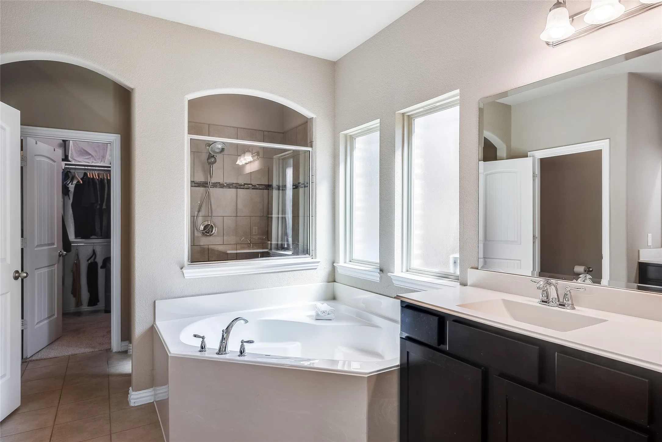 Single Family Residence For Sale in Collin County , 3721 Estates Way, Mc Kinney, Texas 75072, 4 Bedroom, 4 Bathroom, 2 Garage spaces, 2,980 Sqft, built in 2013, mls#21388669, Real Estate Agent in Mc Kinney, Homes For Sale in Collin county, Homes For Sale in Mc Kinney, Realtor in Mc Kinney Texas, Real Estate Brokerage Independent Realty Texas, Luminita Cordes Realtor