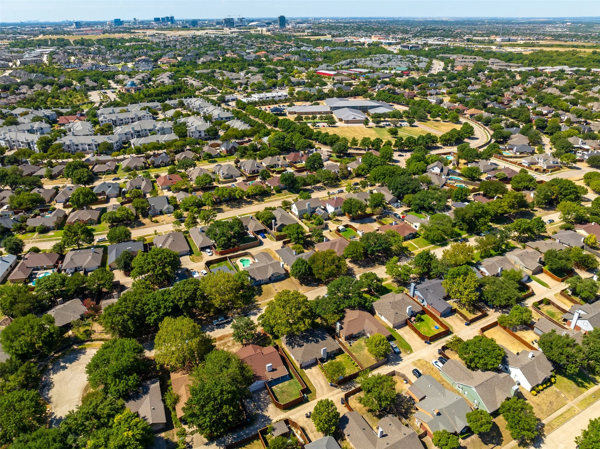 Single Family Residence For Rent in Collin County , 8400 Willow Creek Drive, Frisco, Texas 75034, 3 Bedroom, 2 Bathroom, 2 Garage spaces, 1,397 Sqft, built in 1986, mls#21407915, Real Estate Agent in Frisco, Homes For Rent in Collin county, Homes For Rent in Frisco, Realtor in Frisco Texas, Real Estate Brokerage Independent Realty Texas, Luminita Cordes Realtor