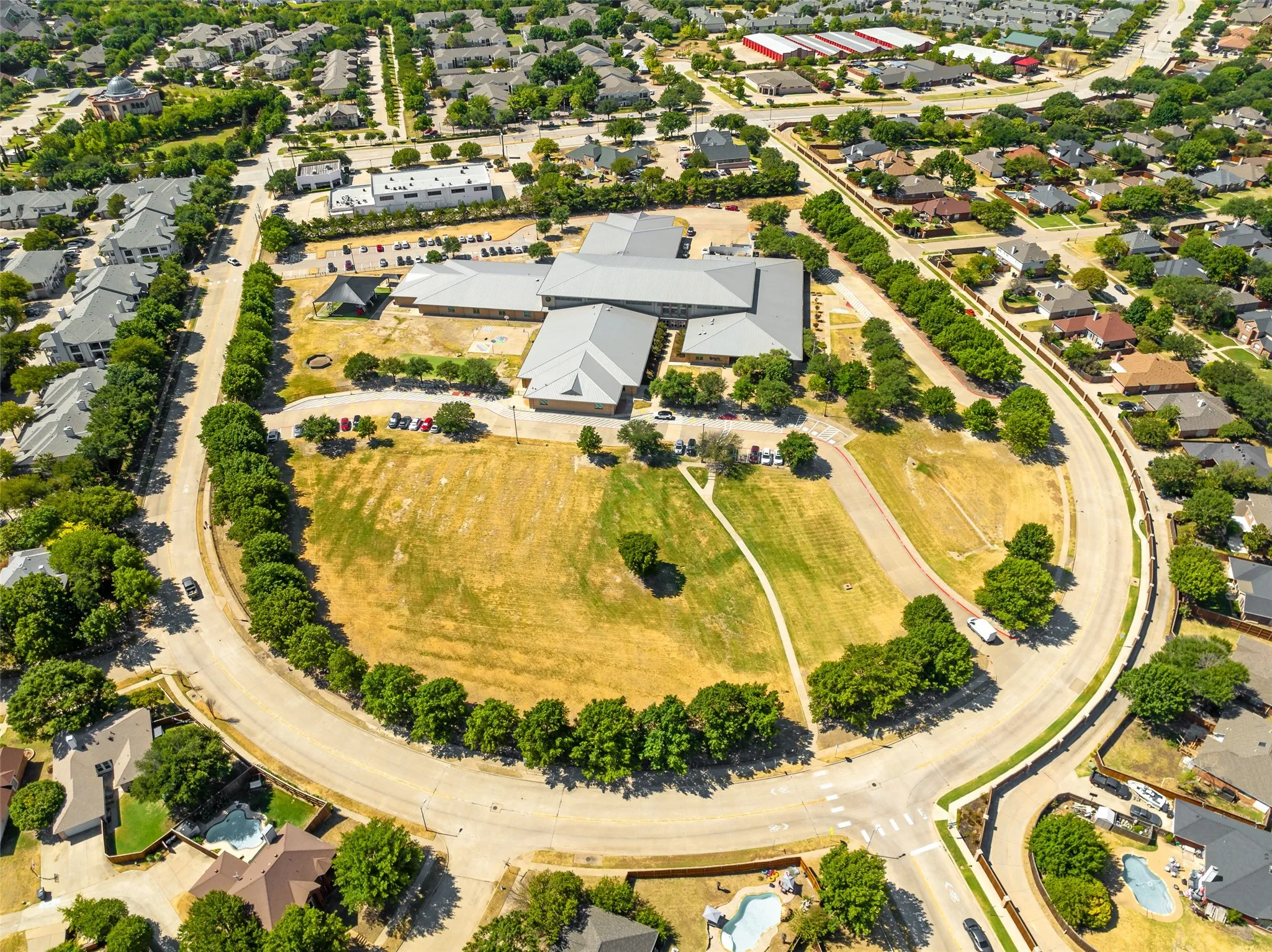 Single Family Residence For Rent in Collin County , 8400 Willow Creek Drive, Frisco, Texas 75034, 3 Bedroom, 2 Bathroom, 2 Garage spaces, 1,397 Sqft, built in 1986, mls#21407915, Real Estate Agent in Frisco, Homes For Rent in Collin county, Homes For Rent in Frisco, Realtor in Frisco Texas, Real Estate Brokerage Independent Realty Texas, Luminita Cordes Realtor