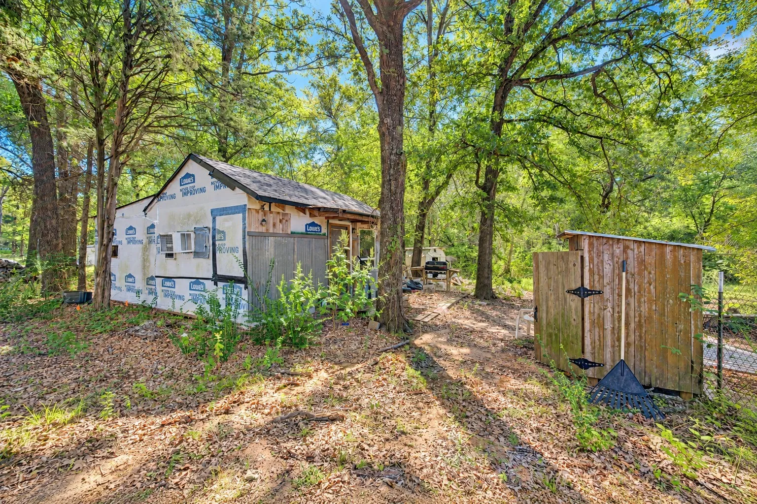 Manufactured Home For Sale in Henderson County , 103 Cedar Ridge Drive, Eustace, Texas 75124, 3 Bedroom, 2 Bathroom, Garage spaces, 1,216 Sqft, built in 0, mls#21407912, Real Estate Agent in Eustace, Homes For Sale in Henderson county, Homes For Sale in Eustace, Realtor in Eustace Texas, Real Estate Brokerage Independent Realty Texas, Luminita Cordes Realtor