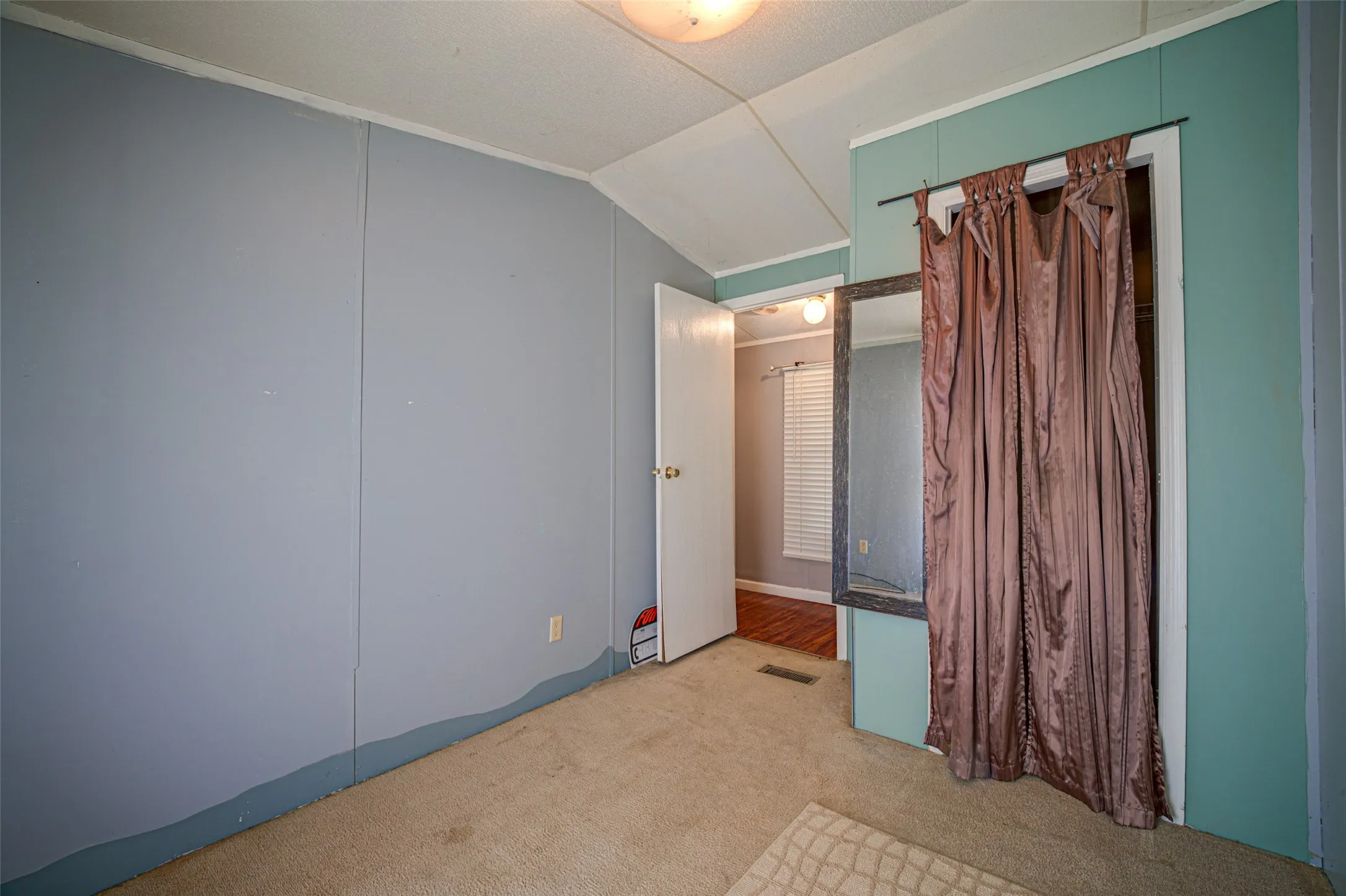 Manufactured Home For Sale in Henderson County , 103 Cedar Ridge Drive, Eustace, Texas 75124, 3 Bedroom, 2 Bathroom, Garage spaces, 1,216 Sqft, built in 0, mls#21407912, Real Estate Agent in Eustace, Homes For Sale in Henderson county, Homes For Sale in Eustace, Realtor in Eustace Texas, Real Estate Brokerage Independent Realty Texas, Luminita Cordes Realtor