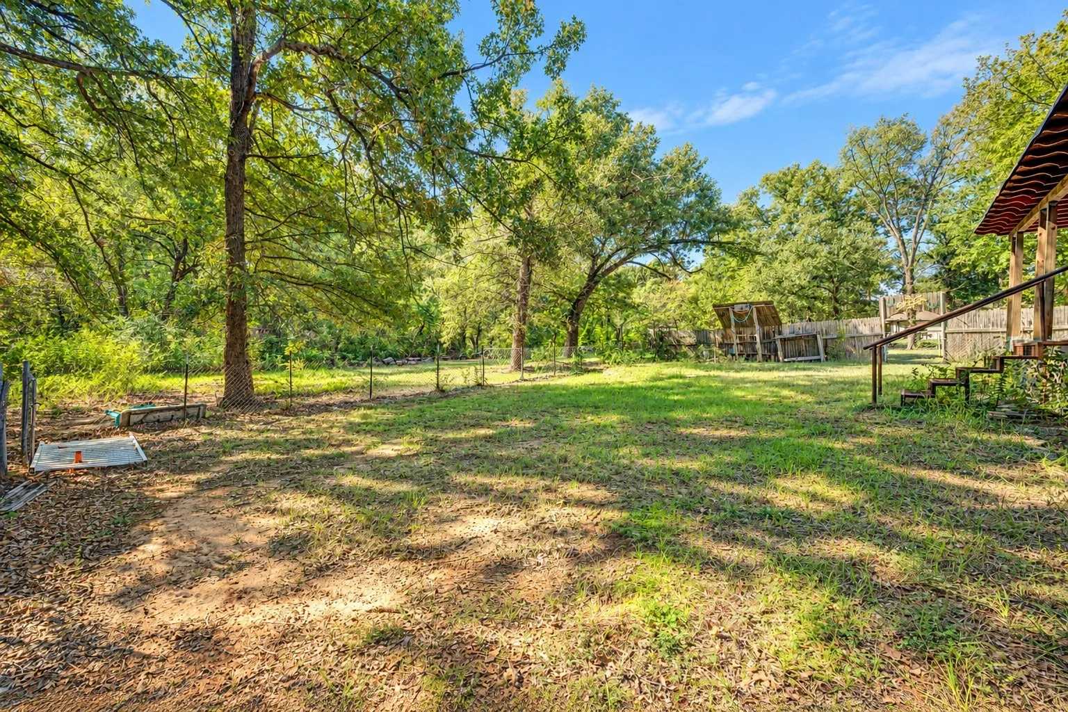 Manufactured Home For Sale in Henderson County , 103 Cedar Ridge Drive, Eustace, Texas 75124, 3 Bedroom, 2 Bathroom, Garage spaces, 1,216 Sqft, built in 0, mls#21407912, Real Estate Agent in Eustace, Homes For Sale in Henderson county, Homes For Sale in Eustace, Realtor in Eustace Texas, Real Estate Brokerage Independent Realty Texas, Luminita Cordes Realtor