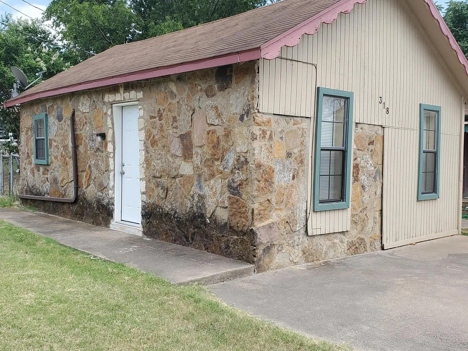 Single Family Residence For Rent