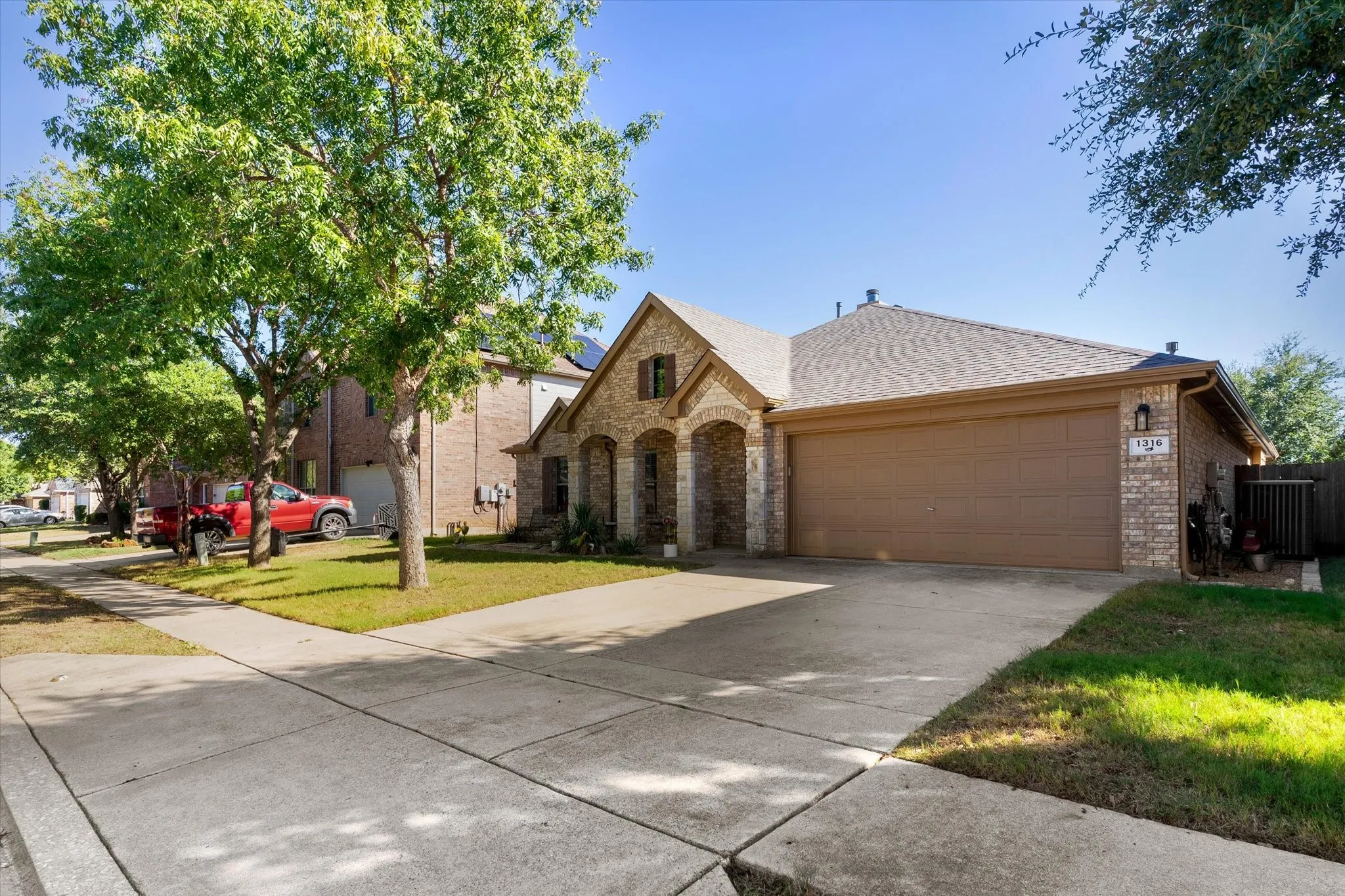 Single Family Residence For Sale in Tarrant County , 1316 Missionary Ridge Trail, Fort Worth, Texas 76131, 4 Bedroom, 2 Bathroom, 2 Garage spaces, 2,385 Sqft, built in 2007, mls#21405681, Real Estate Agent in Fort Worth, Homes For Sale in Tarrant county, Homes For Sale in Fort Worth, Realtor in Fort Worth Texas, Real Estate Brokerage Independent Realty Texas, Luminita Cordes Realtor