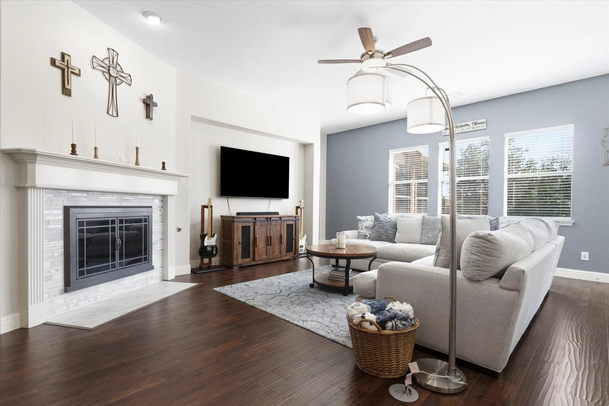 Single Family Residence For Sale in Tarrant County , 1316 Missionary Ridge Trail, Fort Worth, Texas 76131, 4 Bedroom, 2 Bathroom, 2 Garage spaces, 2,385 Sqft, built in 2007, mls#21405681, Real Estate Agent in Fort Worth, Homes For Sale in Tarrant county, Homes For Sale in Fort Worth, Realtor in Fort Worth Texas, Real Estate Brokerage Independent Realty Texas, Luminita Cordes Realtor