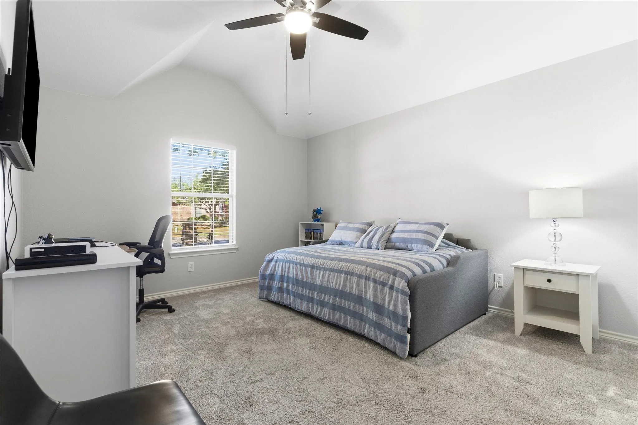 Single Family Residence For Sale in Tarrant County , 1316 Missionary Ridge Trail, Fort Worth, Texas 76131, 4 Bedroom, 2 Bathroom, 2 Garage spaces, 2,385 Sqft, built in 2007, mls#21405681, Real Estate Agent in Fort Worth, Homes For Sale in Tarrant county, Homes For Sale in Fort Worth, Realtor in Fort Worth Texas, Real Estate Brokerage Independent Realty Texas, Luminita Cordes Realtor