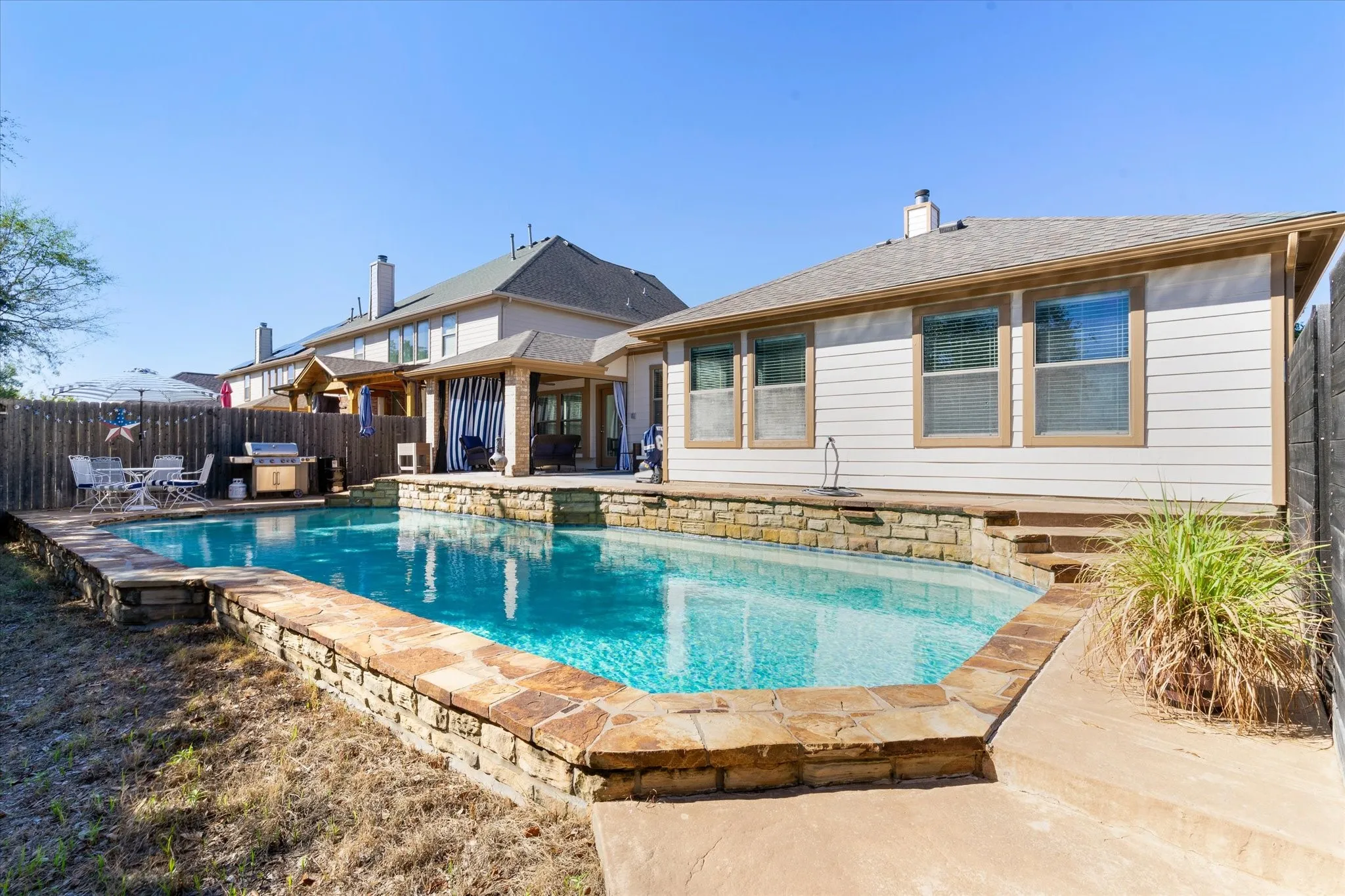 Single Family Residence For Sale in Tarrant County , 1316 Missionary Ridge Trail, Fort Worth, Texas 76131, 4 Bedroom, 2 Bathroom, 2 Garage spaces, 2,385 Sqft, built in 2007, mls#21405681, Real Estate Agent in Fort Worth, Homes For Sale in Tarrant county, Homes For Sale in Fort Worth, Realtor in Fort Worth Texas, Real Estate Brokerage Independent Realty Texas, Luminita Cordes Realtor