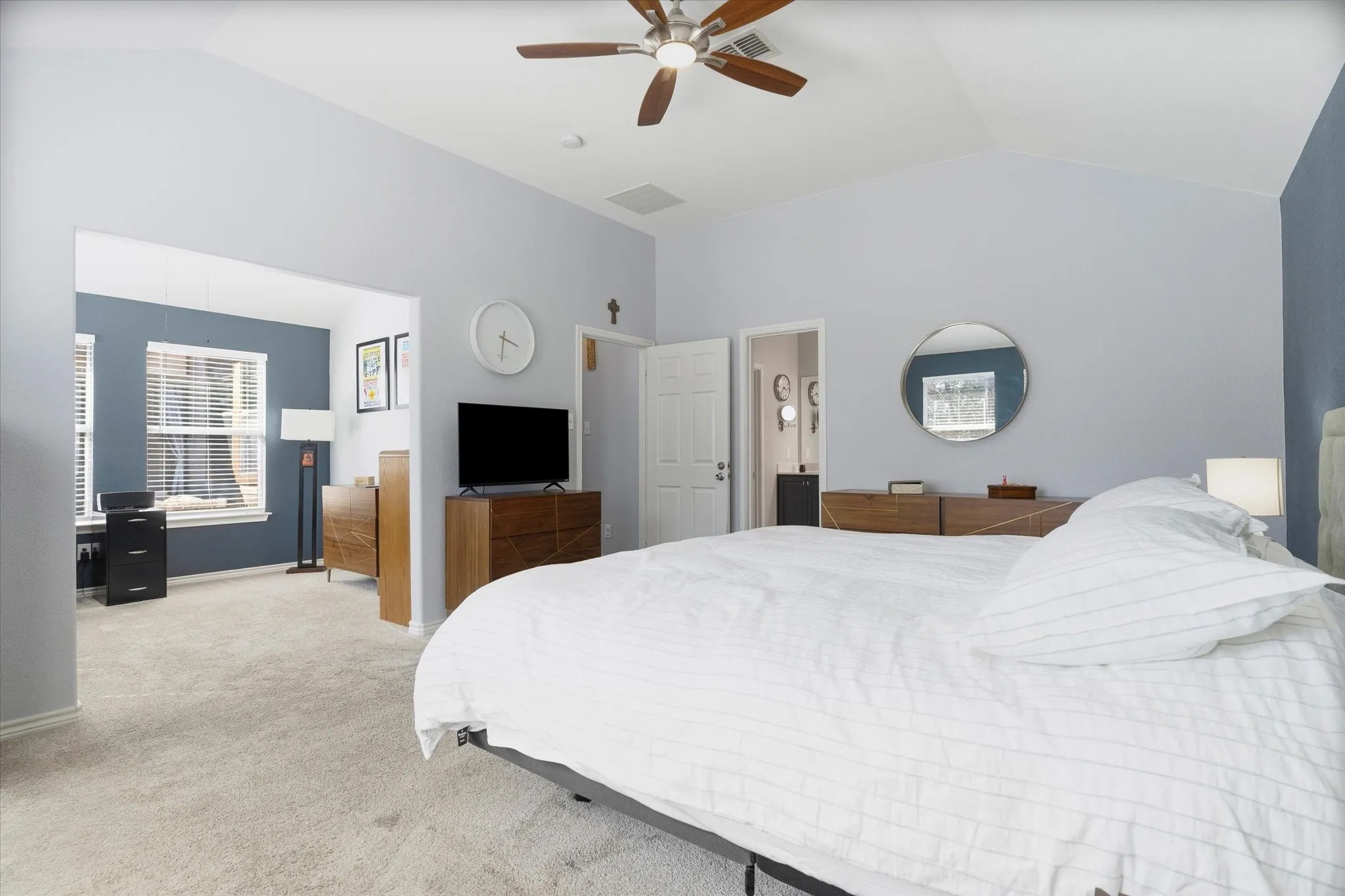 Single Family Residence For Sale in Tarrant County , 1316 Missionary Ridge Trail, Fort Worth, Texas 76131, 4 Bedroom, 2 Bathroom, 2 Garage spaces, 2,385 Sqft, built in 2007, mls#21405681, Real Estate Agent in Fort Worth, Homes For Sale in Tarrant county, Homes For Sale in Fort Worth, Realtor in Fort Worth Texas, Real Estate Brokerage Independent Realty Texas, Luminita Cordes Realtor