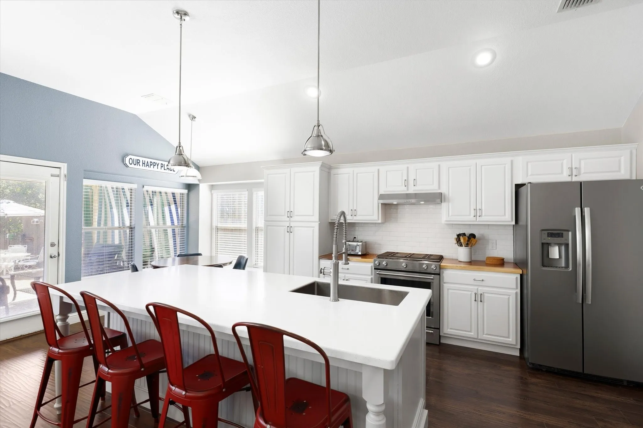 Single Family Residence For Sale in Tarrant County , 1316 Missionary Ridge Trail, Fort Worth, Texas 76131, 4 Bedroom, 2 Bathroom, 2 Garage spaces, 2,385 Sqft, built in 2007, mls#21405681, Real Estate Agent in Fort Worth, Homes For Sale in Tarrant county, Homes For Sale in Fort Worth, Realtor in Fort Worth Texas, Real Estate Brokerage Independent Realty Texas, Luminita Cordes Realtor