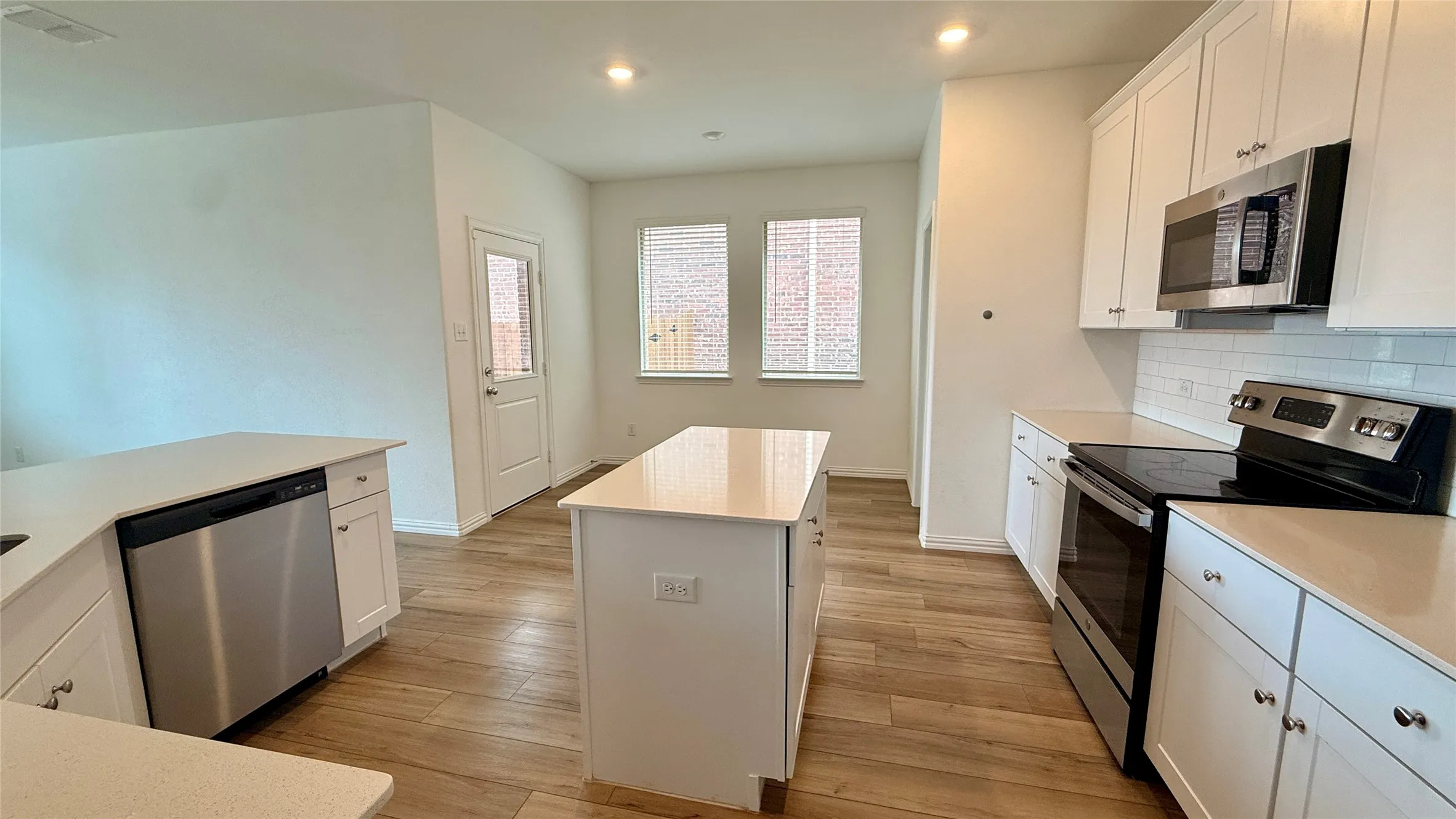 Single Family Residence For Rent in Collin County , 412 Ardsley Lane, Princeton, Texas 75407, 4 Bedroom, 2 Bathroom, 2 Garage spaces, 1,994 Sqft, built in 2023, mls#21411526, Real Estate Agent in Princeton, Homes For Rent in Collin county, Homes For Rent in Princeton, Realtor in Princeton Texas, Real Estate Brokerage Independent Realty Texas, Luminita Cordes Realtor