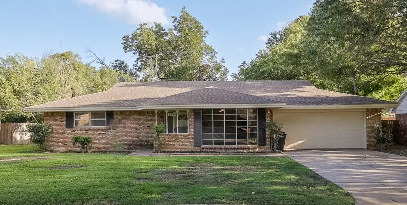 Single Family Residence For Sale