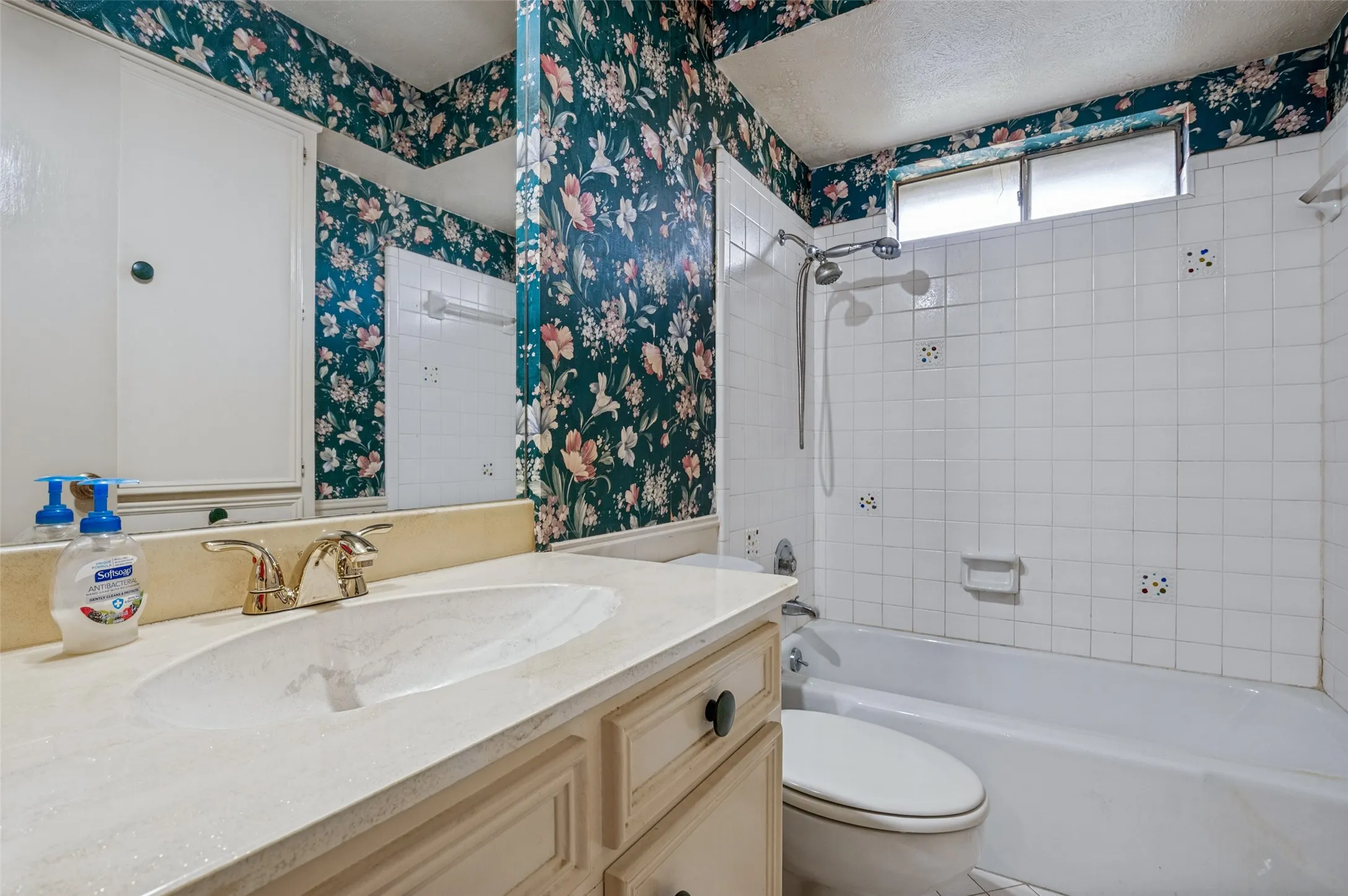 Secondary bathroom