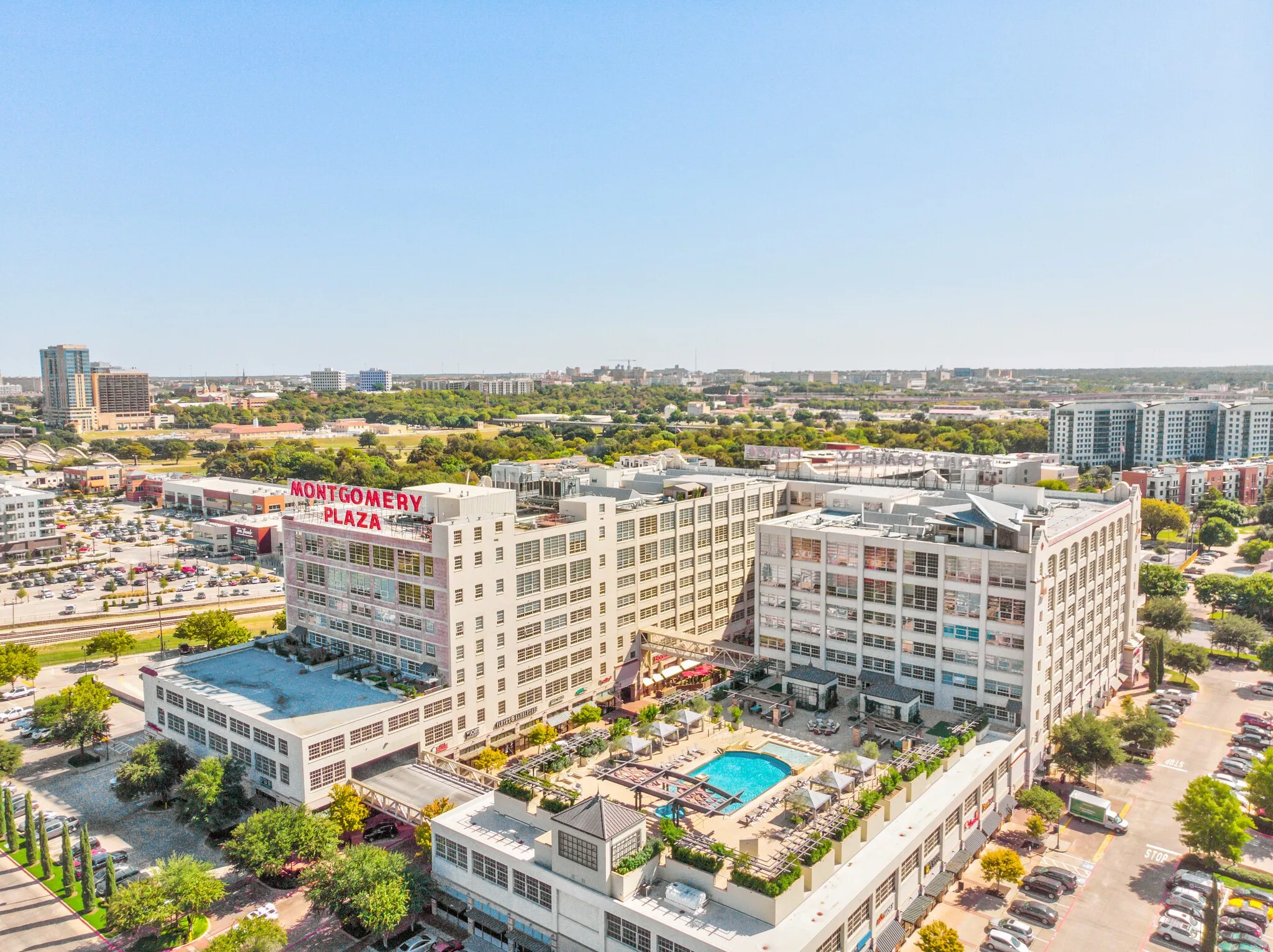 Condominium For Sale in Tarrant County , 2600 W 7th Street 1535, Fort Worth, Texas 76107, 1 Bedroom, 1 Bathroom, 1 Garage spaces, 946 Sqft, built in 1928, mls#21410774, Real Estate Agent in Fort Worth, Homes For Sale in Tarrant county, Homes For Sale in Fort Worth, Realtor in Fort Worth Texas, Real Estate Brokerage Independent Realty Texas, Luminita Cordes Realtor