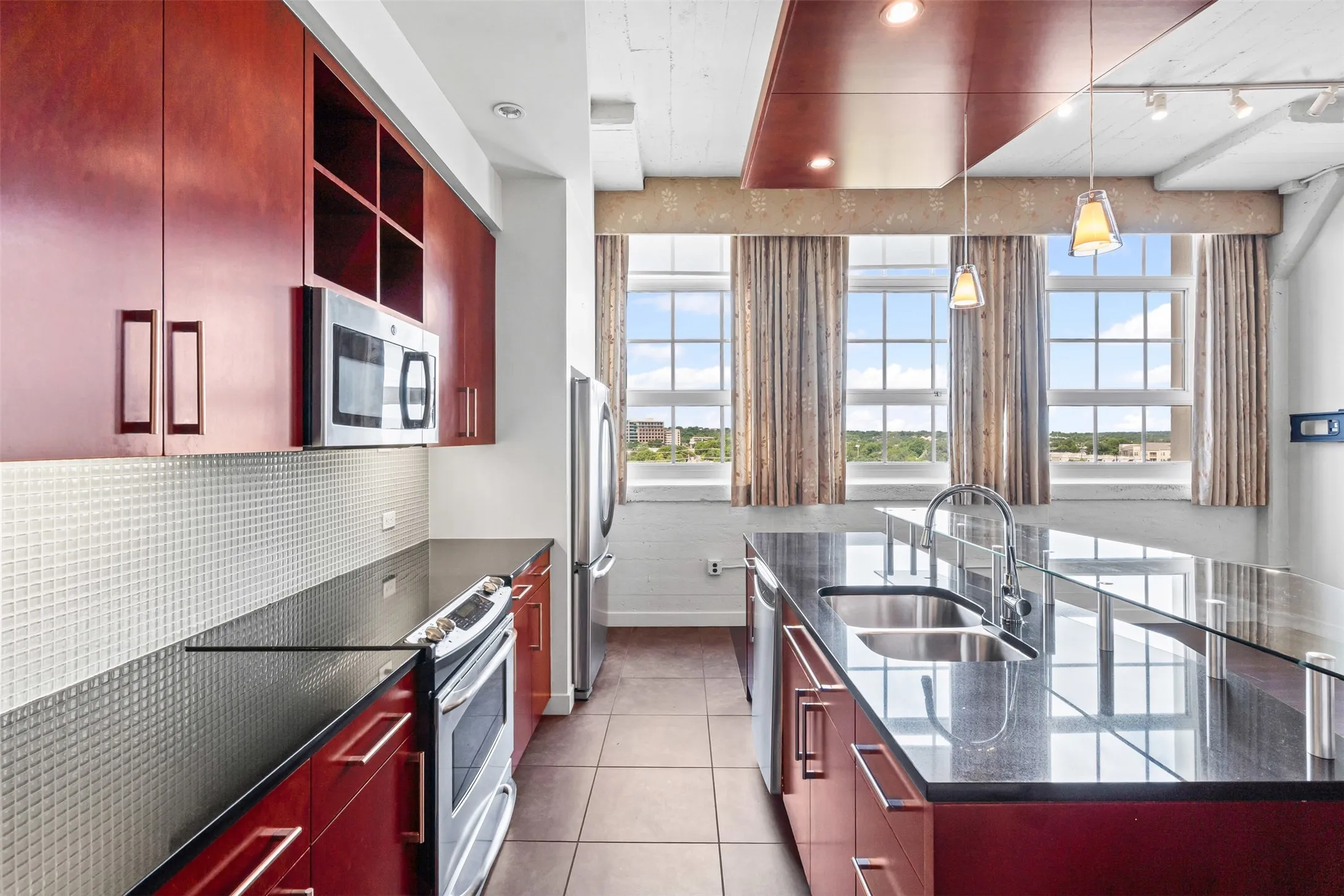 Condominium For Sale in Tarrant County , 2600 W 7th Street 1535, Fort Worth, Texas 76107, 1 Bedroom, 1 Bathroom, 1 Garage spaces, 946 Sqft, built in 1928, mls#21410774, Real Estate Agent in Fort Worth, Homes For Sale in Tarrant county, Homes For Sale in Fort Worth, Realtor in Fort Worth Texas, Real Estate Brokerage Independent Realty Texas, Luminita Cordes Realtor