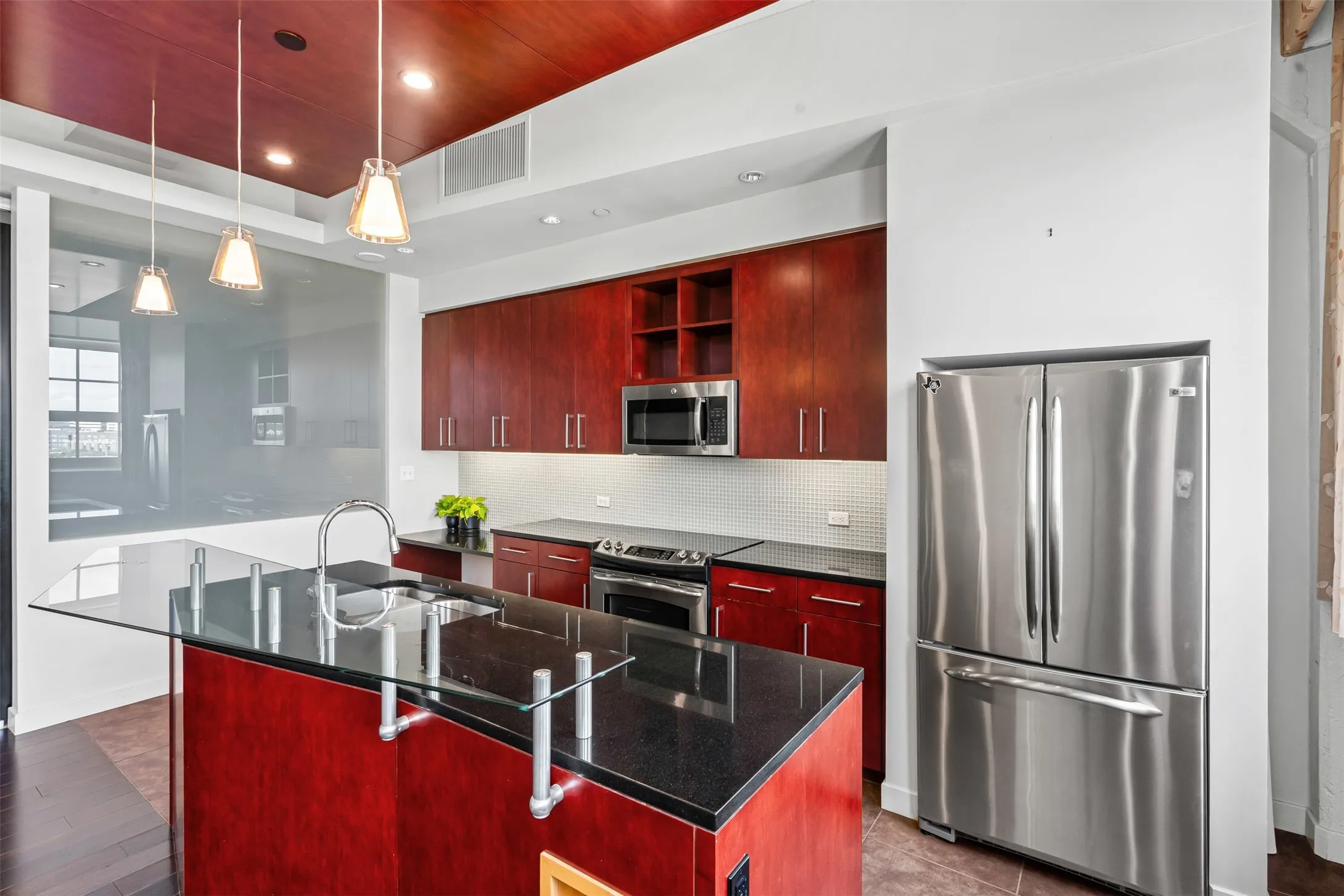 Condominium For Sale in Tarrant County , 2600 W 7th Street 1535, Fort Worth, Texas 76107, 1 Bedroom, 1 Bathroom, 1 Garage spaces, 946 Sqft, built in 1928, mls#21410774, Real Estate Agent in Fort Worth, Homes For Sale in Tarrant county, Homes For Sale in Fort Worth, Realtor in Fort Worth Texas, Real Estate Brokerage Independent Realty Texas, Luminita Cordes Realtor