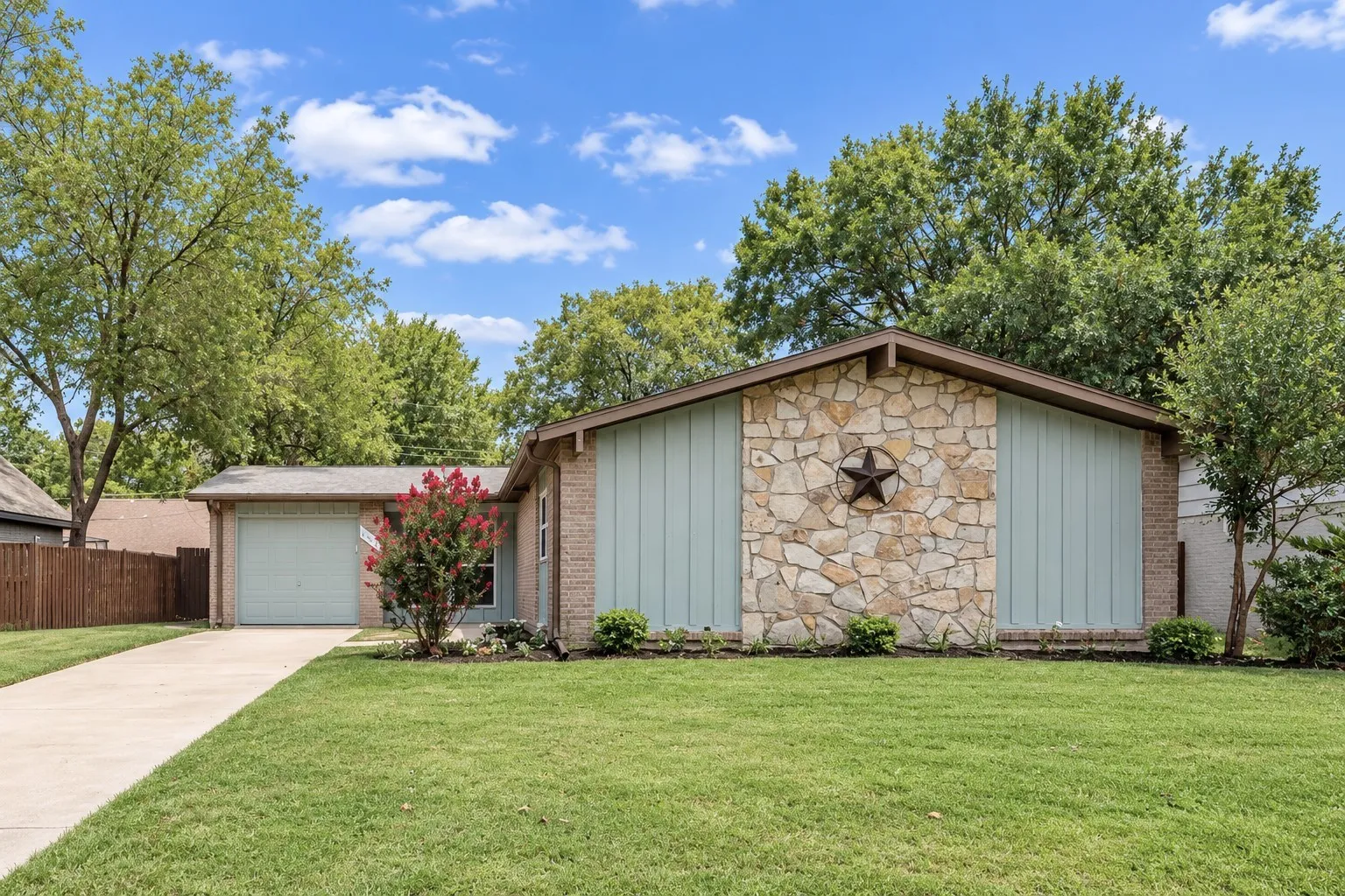 Welcome Home to 806 Greenhaven!