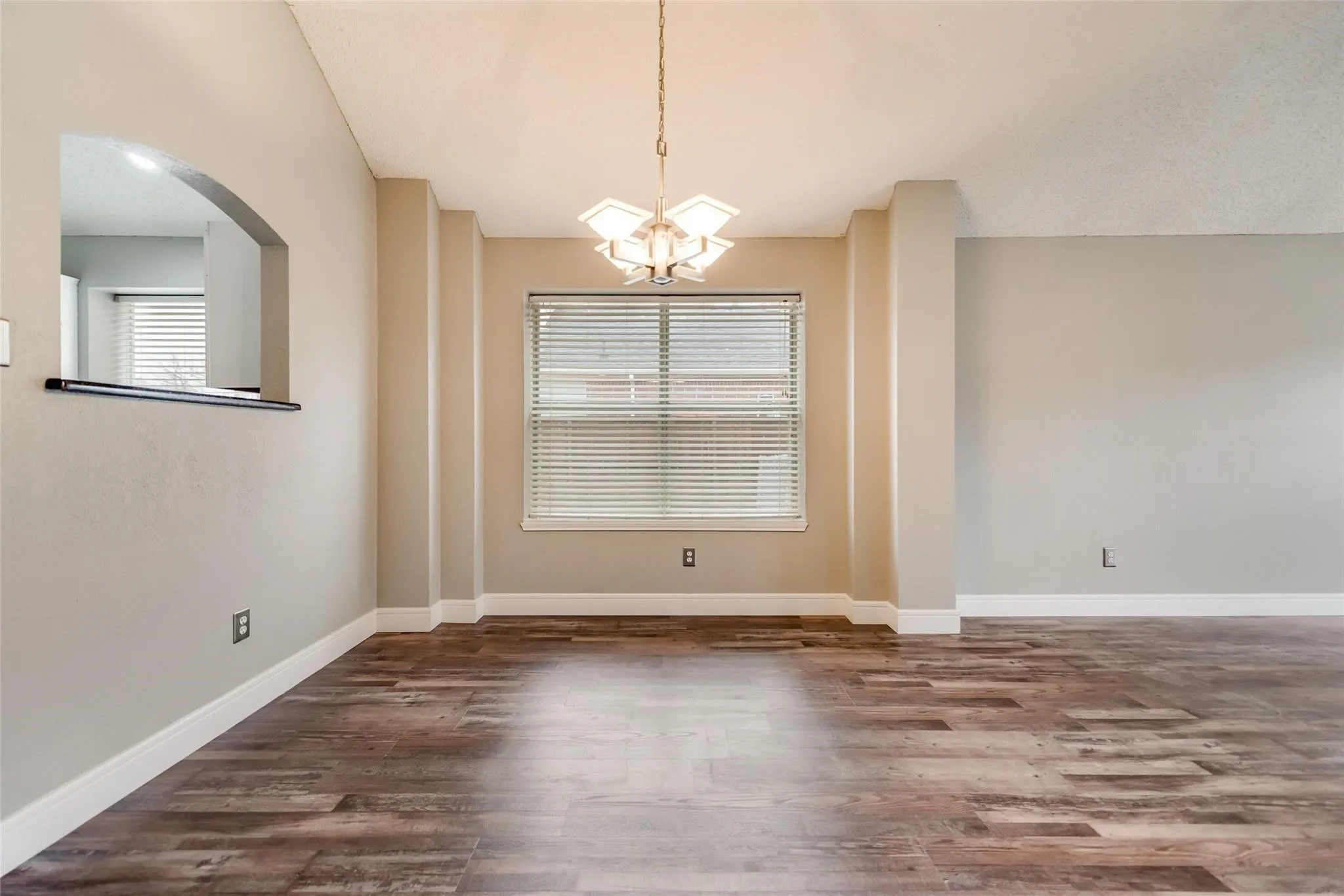 Single Family Residence For Rent in Dallas County , 7409 Gillon Drive, Rowlett, Texas 75089, 3 Bedroom, 2 Bathroom, 2 Garage spaces, 1,493 Sqft, built in 1993, mls#21409654, Real Estate Agent in Rowlett, Homes For Rent in Dallas county, Homes For Rent in Rowlett, Realtor in Rowlett Texas, Real Estate Brokerage Independent Realty Texas, Luminita Cordes Realtor