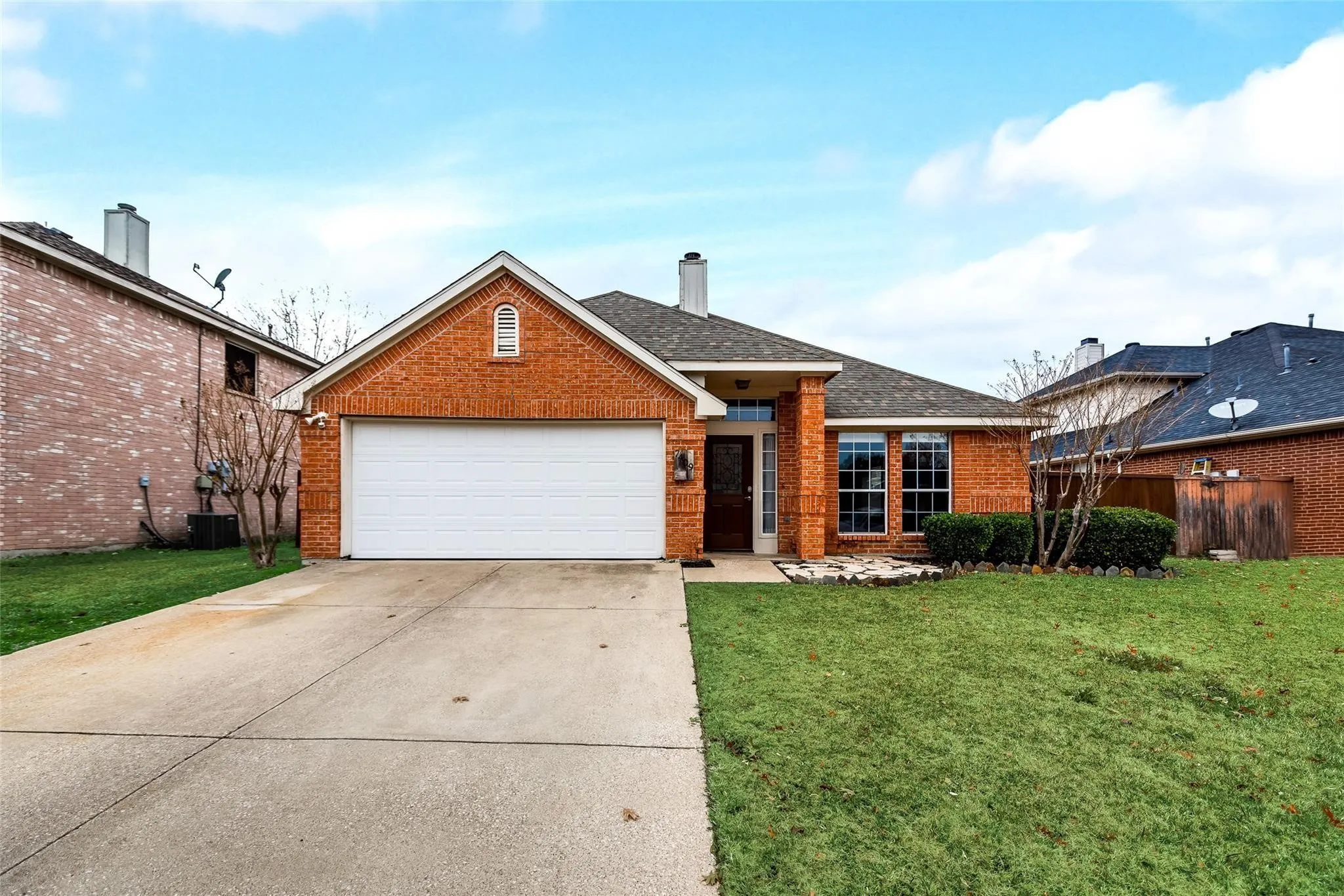Single Family Residence For Rent in Dallas County , 7409 Gillon Drive, Rowlett, Texas 75089, 3 Bedroom, 2 Bathroom, 2 Garage spaces, 1,493 Sqft, built in 1993, mls#21409654, Real Estate Agent in Rowlett, Homes For Rent in Dallas county, Homes For Rent in Rowlett, Realtor in Rowlett Texas, Real Estate Brokerage Independent Realty Texas, Luminita Cordes Realtor