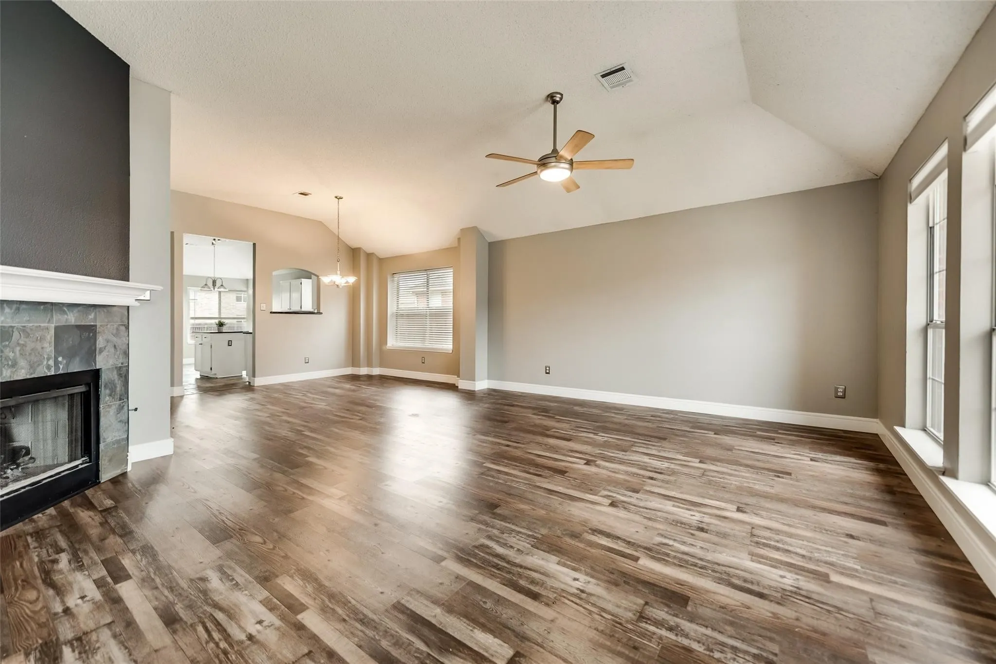 Single Family Residence For Rent in Dallas County , 7409 Gillon Drive, Rowlett, Texas 75089, 3 Bedroom, 2 Bathroom, 2 Garage spaces, 1,493 Sqft, built in 1993, mls#21409654, Real Estate Agent in Rowlett, Homes For Rent in Dallas county, Homes For Rent in Rowlett, Realtor in Rowlett Texas, Real Estate Brokerage Independent Realty Texas, Luminita Cordes Realtor