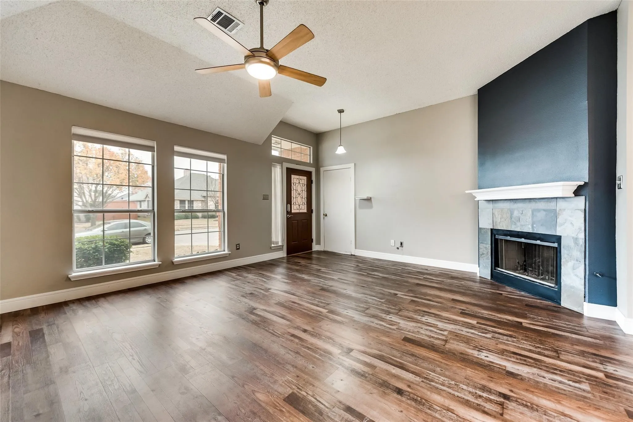 Single Family Residence For Rent in Dallas County , 7409 Gillon Drive, Rowlett, Texas 75089, 3 Bedroom, 2 Bathroom, 2 Garage spaces, 1,493 Sqft, built in 1993, mls#21409654, Real Estate Agent in Rowlett, Homes For Rent in Dallas county, Homes For Rent in Rowlett, Realtor in Rowlett Texas, Real Estate Brokerage Independent Realty Texas, Luminita Cordes Realtor