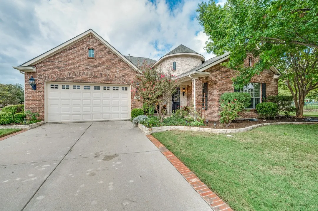 Single Family Residence For Sale in Denton County , 7091 Glen Abbey Court, Frisco, Texas 75036, 3 Bedroom, 3 Bathroom, 3 Garage spaces, 2,650 Sqft, built in 2007, mls#21409912, Real Estate Agent in Frisco, Homes For Sale in Denton county, Homes For Sale in Frisco, Realtor in Frisco Texas, Real Estate Brokerage Independent Realty Texas, Luminita Cordes Realtor