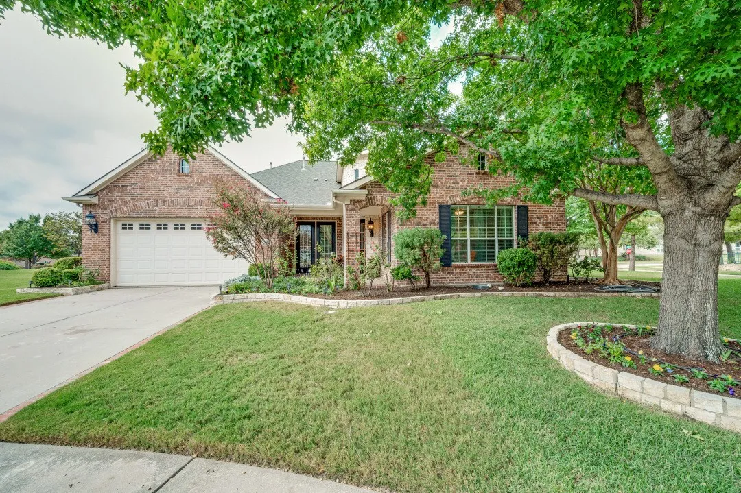 Single Family Residence For Sale in Denton County , 7091 Glen Abbey Court, Frisco, Texas 75036, 3 Bedroom, 3 Bathroom, 3 Garage spaces, 2,650 Sqft, built in 2007, mls#21409912, Real Estate Agent in Frisco, Homes For Sale in Denton county, Homes For Sale in Frisco, Realtor in Frisco Texas, Real Estate Brokerage Independent Realty Texas, Luminita Cordes Realtor