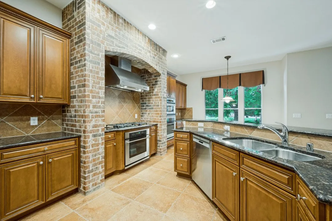 Single Family Residence For Sale in Denton County , 7091 Glen Abbey Court, Frisco, Texas 75036, 3 Bedroom, 3 Bathroom, 3 Garage spaces, 2,650 Sqft, built in 2007, mls#21409912, Real Estate Agent in Frisco, Homes For Sale in Denton county, Homes For Sale in Frisco, Realtor in Frisco Texas, Real Estate Brokerage Independent Realty Texas, Luminita Cordes Realtor