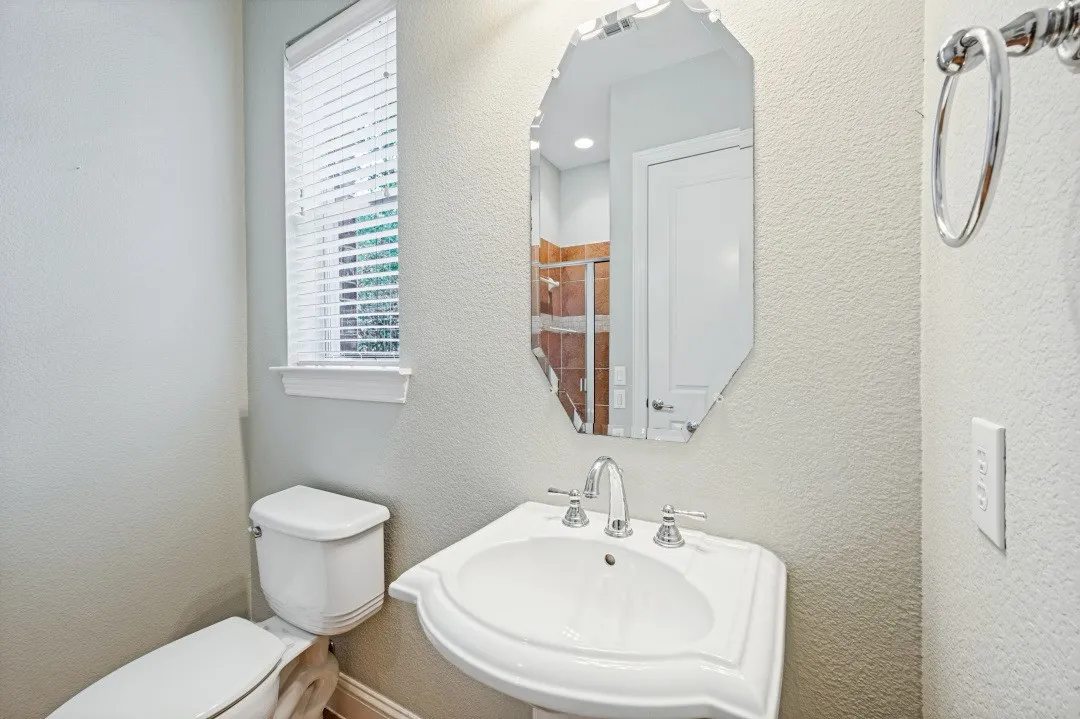 Single Family Residence For Sale in Denton County , 7091 Glen Abbey Court, Frisco, Texas 75036, 3 Bedroom, 3 Bathroom, 3 Garage spaces, 2,650 Sqft, built in 2007, mls#21409912, Real Estate Agent in Frisco, Homes For Sale in Denton county, Homes For Sale in Frisco, Realtor in Frisco Texas, Real Estate Brokerage Independent Realty Texas, Luminita Cordes Realtor