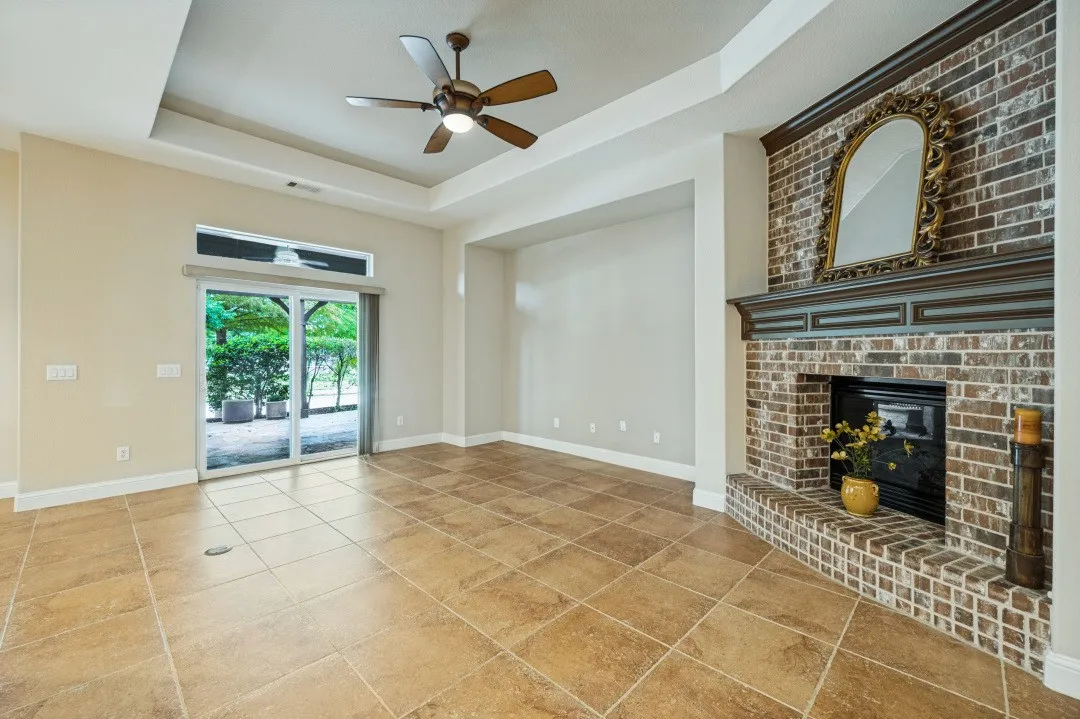Single Family Residence For Sale in Denton County , 7091 Glen Abbey Court, Frisco, Texas 75036, 3 Bedroom, 3 Bathroom, 3 Garage spaces, 2,650 Sqft, built in 2007, mls#21409912, Real Estate Agent in Frisco, Homes For Sale in Denton county, Homes For Sale in Frisco, Realtor in Frisco Texas, Real Estate Brokerage Independent Realty Texas, Luminita Cordes Realtor