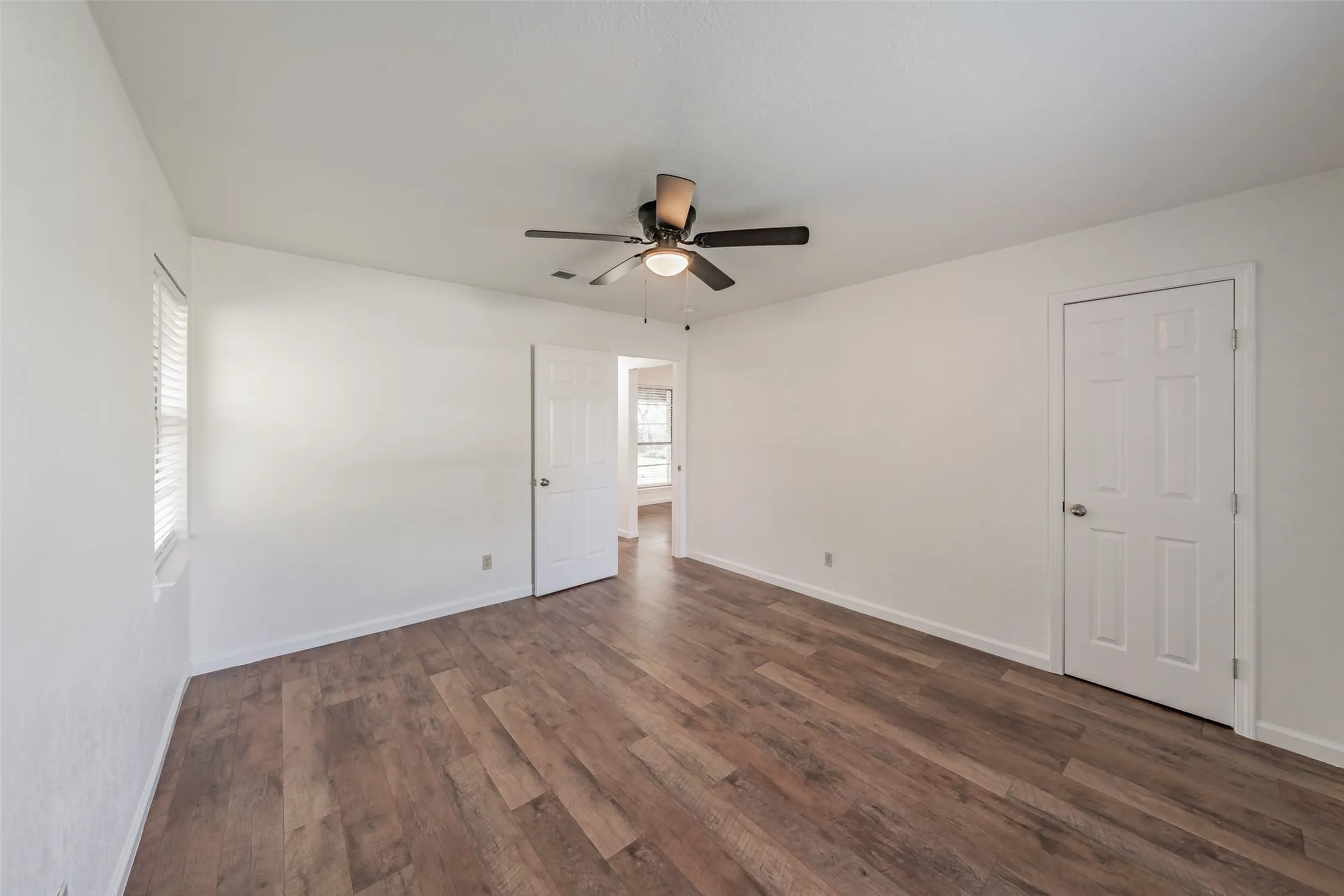 Single Family Residence For Sale in Tarrant County , 6704 Greenacres Drive, North Richland Hills, Texas 76182, 3 Bedroom, 2 Bathroom, 2 Garage spaces, 1,647 Sqft, built in 1978, mls#21410616, Real Estate Agent in North Richland Hills, Homes For Sale in Tarrant county, Homes For Sale in North Richland Hills, Realtor in North Richland Hills Texas, Real Estate Brokerage Independent Realty Texas, Luminita Cordes Realtor