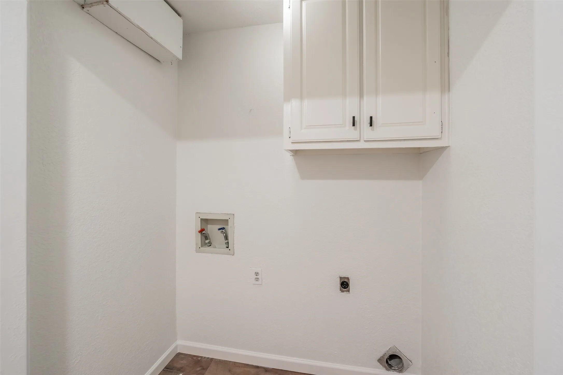 Single Family Residence For Sale in Tarrant County , 6704 Greenacres Drive, North Richland Hills, Texas 76182, 3 Bedroom, 2 Bathroom, 2 Garage spaces, 1,647 Sqft, built in 1978, mls#21410616, Real Estate Agent in North Richland Hills, Homes For Sale in Tarrant county, Homes For Sale in North Richland Hills, Realtor in North Richland Hills Texas, Real Estate Brokerage Independent Realty Texas, Luminita Cordes Realtor