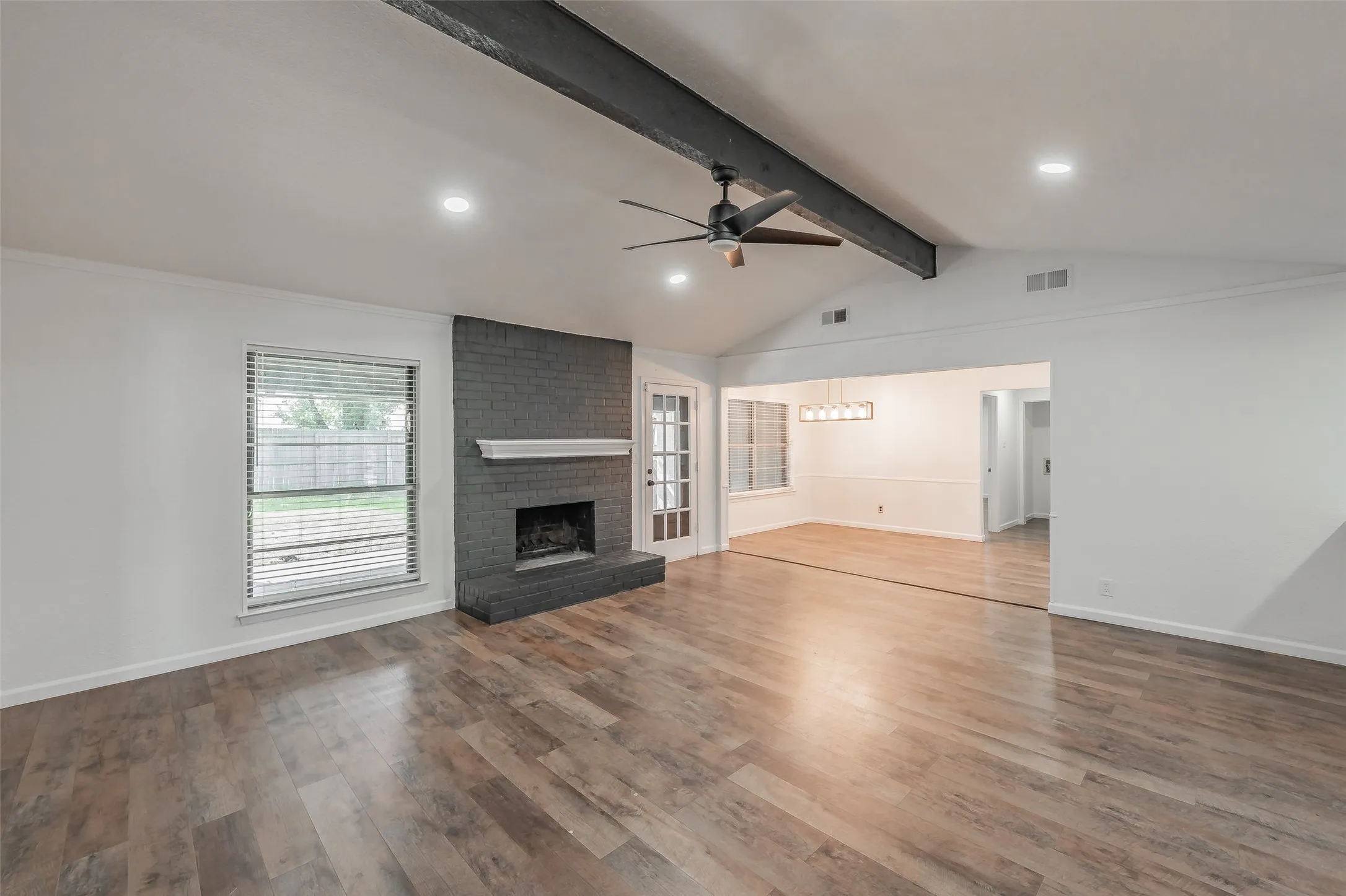 Single Family Residence For Sale in Tarrant County , 6704 Greenacres Drive, North Richland Hills, Texas 76182, 3 Bedroom, 2 Bathroom, 2 Garage spaces, 1,647 Sqft, built in 1978, mls#21410616, Real Estate Agent in North Richland Hills, Homes For Sale in Tarrant county, Homes For Sale in North Richland Hills, Realtor in North Richland Hills Texas, Real Estate Brokerage Independent Realty Texas, Luminita Cordes Realtor