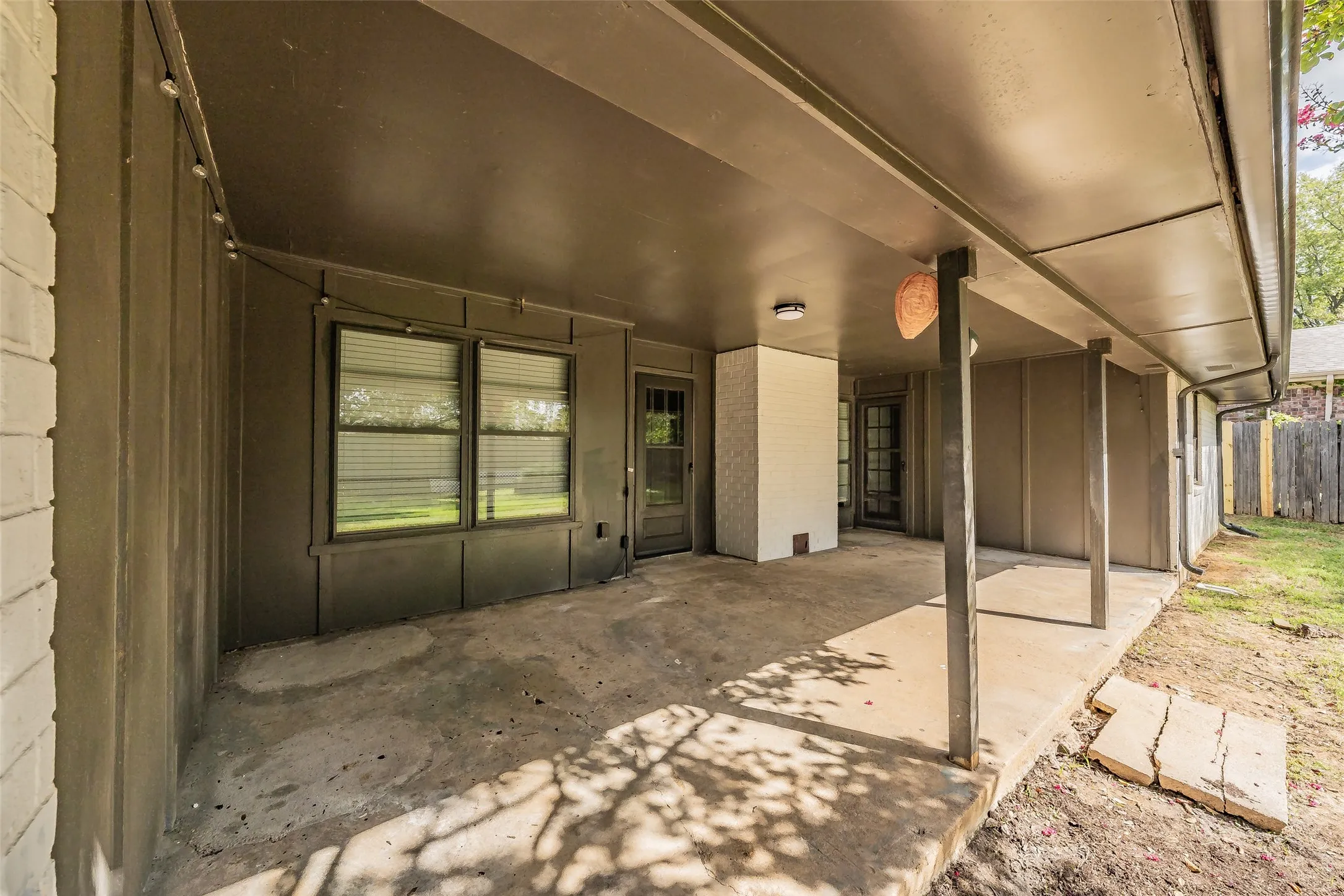 Single Family Residence For Sale in Tarrant County , 6704 Greenacres Drive, North Richland Hills, Texas 76182, 3 Bedroom, 2 Bathroom, 2 Garage spaces, 1,647 Sqft, built in 1978, mls#21410616, Real Estate Agent in North Richland Hills, Homes For Sale in Tarrant county, Homes For Sale in North Richland Hills, Realtor in North Richland Hills Texas, Real Estate Brokerage Independent Realty Texas, Luminita Cordes Realtor