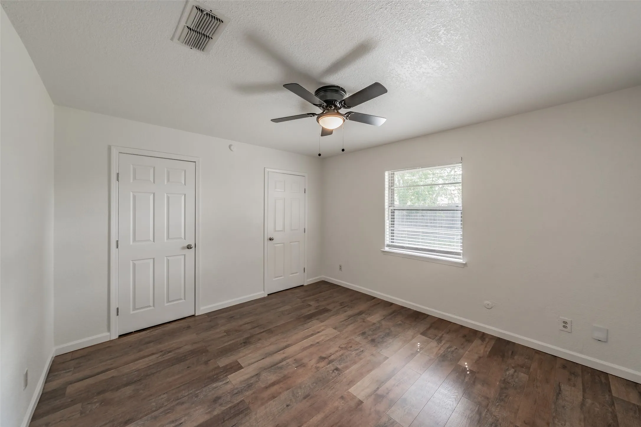 Single Family Residence For Sale in Tarrant County , 6704 Greenacres Drive, North Richland Hills, Texas 76182, 3 Bedroom, 2 Bathroom, 2 Garage spaces, 1,647 Sqft, built in 1978, mls#21410616, Real Estate Agent in North Richland Hills, Homes For Sale in Tarrant county, Homes For Sale in North Richland Hills, Realtor in North Richland Hills Texas, Real Estate Brokerage Independent Realty Texas, Luminita Cordes Realtor