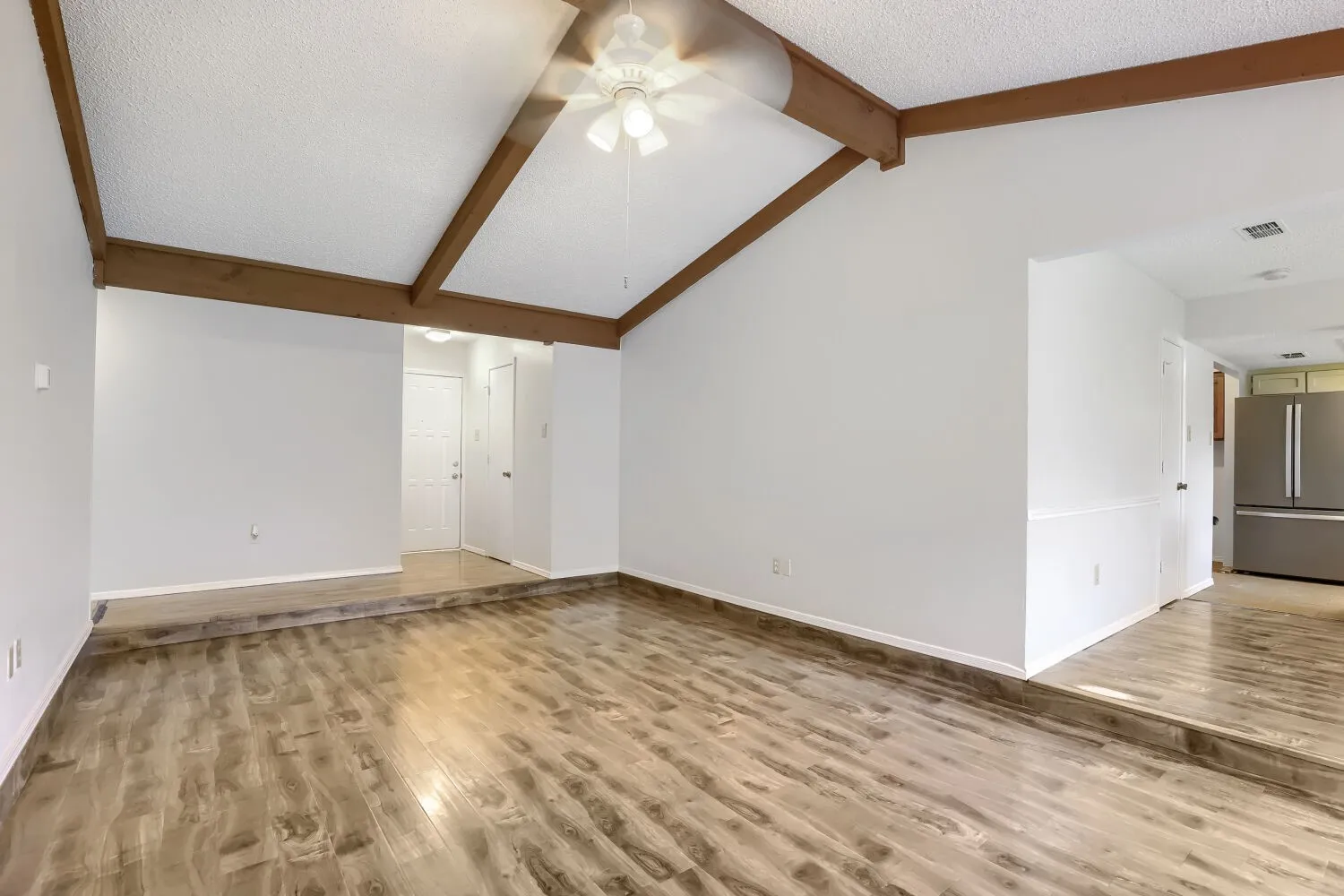 Single Family Residence For Sale in Tarrant County , 6604 Brookdale Drive, Watauga, Texas 76148, 3 Bedroom, 2 Bathroom, 2 Garage spaces, 1,364 Sqft, built in 1978, mls#21410784, Real Estate Agent in Watauga, Homes For Sale in Tarrant county, Homes For Sale in Watauga, Realtor in Watauga Texas, Real Estate Brokerage Independent Realty Texas, Luminita Cordes Realtor