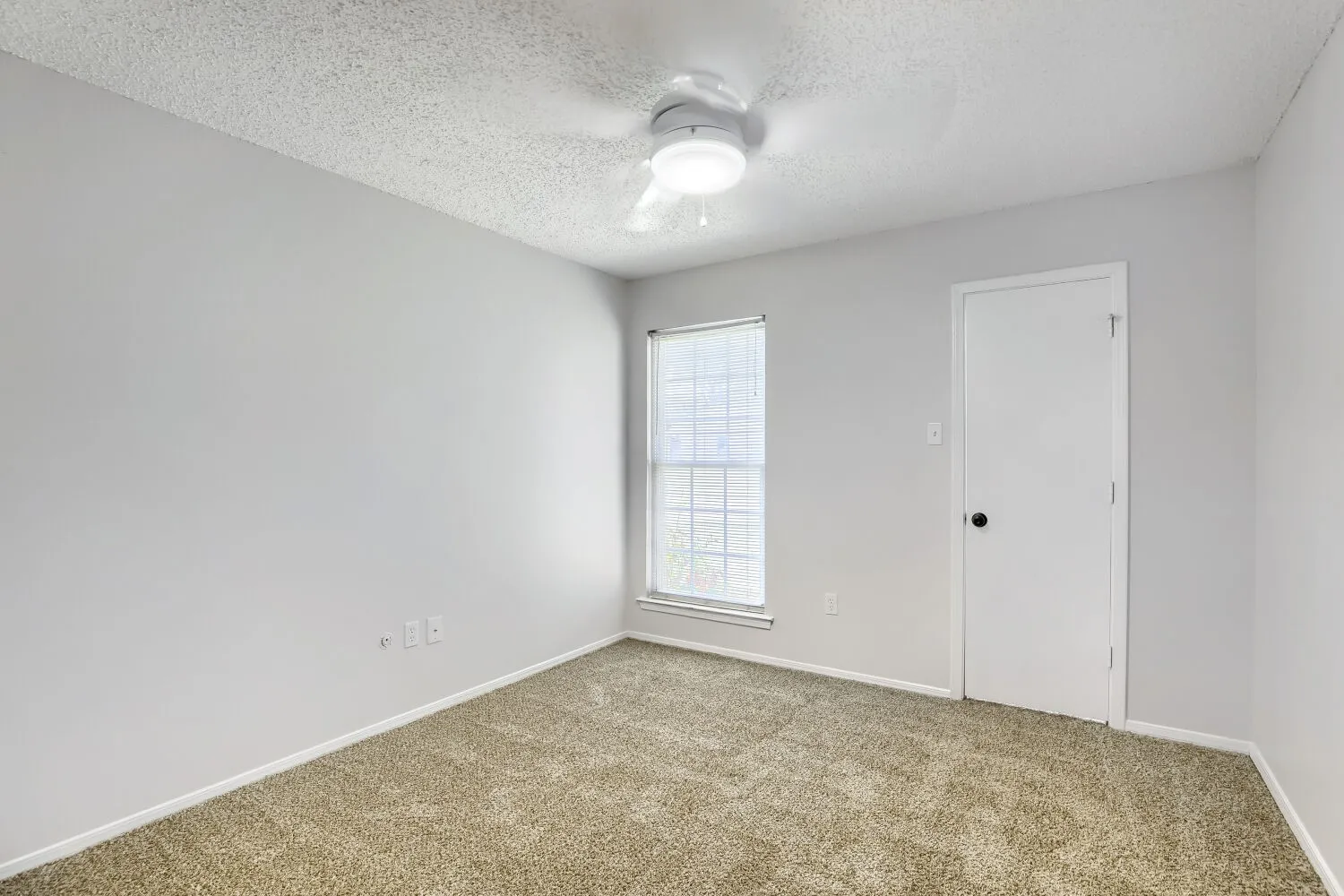 Single Family Residence For Sale in Tarrant County , 6604 Brookdale Drive, Watauga, Texas 76148, 3 Bedroom, 2 Bathroom, 2 Garage spaces, 1,364 Sqft, built in 1978, mls#21410784, Real Estate Agent in Watauga, Homes For Sale in Tarrant county, Homes For Sale in Watauga, Realtor in Watauga Texas, Real Estate Brokerage Independent Realty Texas, Luminita Cordes Realtor