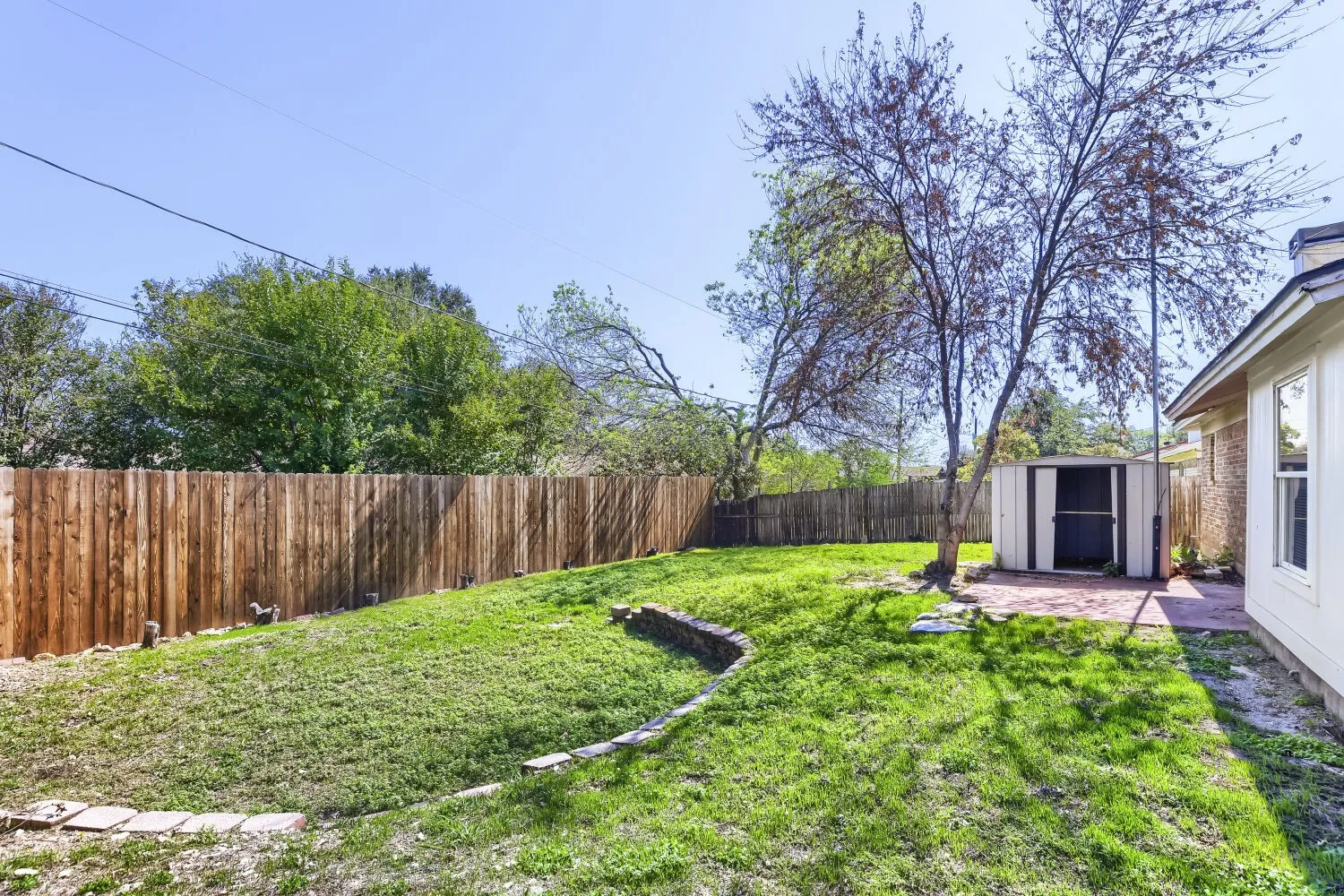 Single Family Residence For Sale in Tarrant County , 6604 Brookdale Drive, Watauga, Texas 76148, 3 Bedroom, 2 Bathroom, 2 Garage spaces, 1,364 Sqft, built in 1978, mls#21410784, Real Estate Agent in Watauga, Homes For Sale in Tarrant county, Homes For Sale in Watauga, Realtor in Watauga Texas, Real Estate Brokerage Independent Realty Texas, Luminita Cordes Realtor