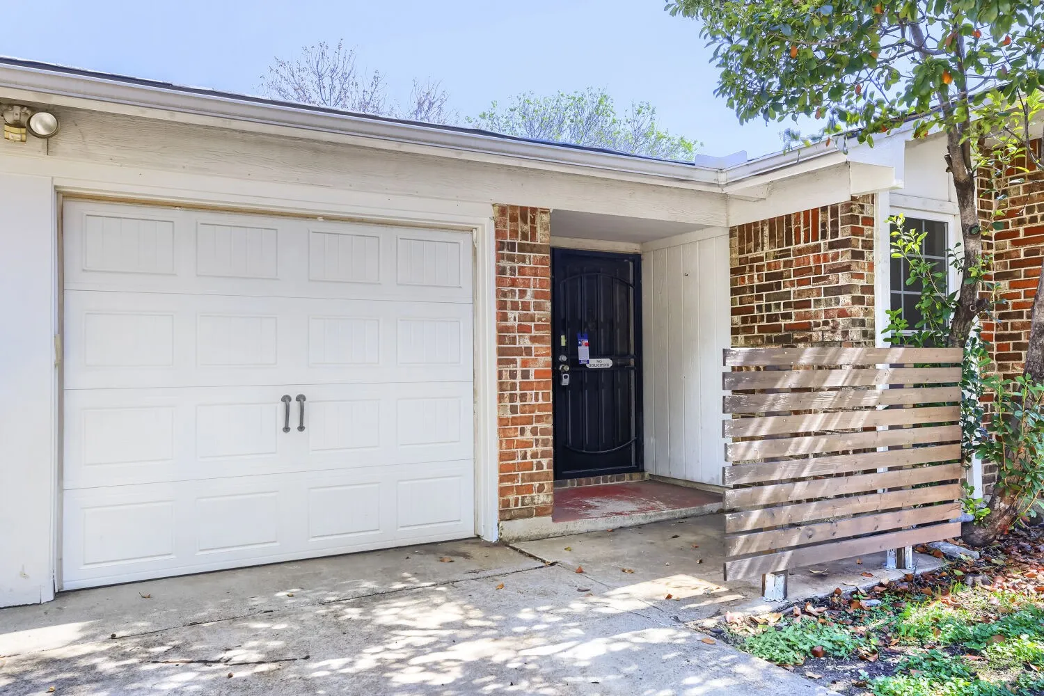 Single Family Residence For Sale in Tarrant County , 6604 Brookdale Drive, Watauga, Texas 76148, 3 Bedroom, 2 Bathroom, 2 Garage spaces, 1,364 Sqft, built in 1978, mls#21410784, Real Estate Agent in Watauga, Homes For Sale in Tarrant county, Homes For Sale in Watauga, Realtor in Watauga Texas, Real Estate Brokerage Independent Realty Texas, Luminita Cordes Realtor