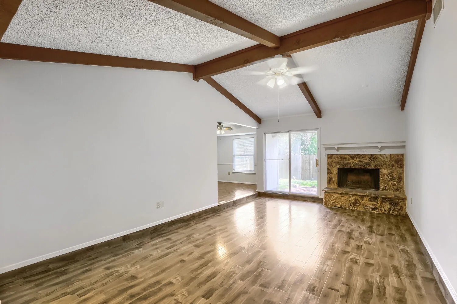 Single Family Residence For Sale in Tarrant County , 6604 Brookdale Drive, Watauga, Texas 76148, 3 Bedroom, 2 Bathroom, 2 Garage spaces, 1,364 Sqft, built in 1978, mls#21410784, Real Estate Agent in Watauga, Homes For Sale in Tarrant county, Homes For Sale in Watauga, Realtor in Watauga Texas, Real Estate Brokerage Independent Realty Texas, Luminita Cordes Realtor