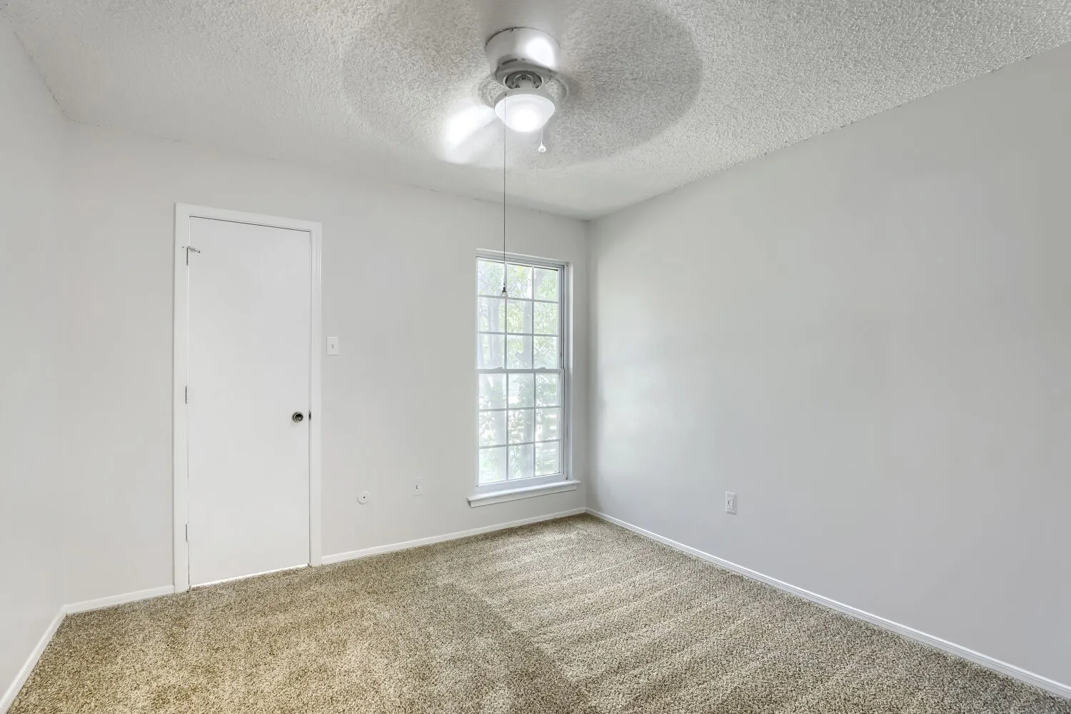 Single Family Residence For Sale in Tarrant County , 6604 Brookdale Drive, Watauga, Texas 76148, 3 Bedroom, 2 Bathroom, 2 Garage spaces, 1,364 Sqft, built in 1978, mls#21410784, Real Estate Agent in Watauga, Homes For Sale in Tarrant county, Homes For Sale in Watauga, Realtor in Watauga Texas, Real Estate Brokerage Independent Realty Texas, Luminita Cordes Realtor