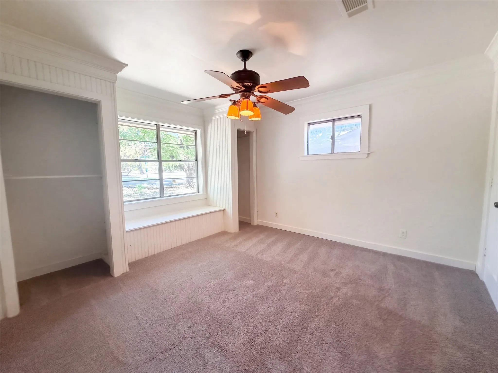 Single Family Residence For Sale in Grayson County , 415 W Fulton Street, Van Alstyne, Texas 75495, 3 Bedroom, 2 Bathroom, 2 Garage spaces, 1,820 Sqft, built in 1962, mls#21410890, Real Estate Agent in Van Alstyne, Homes For Sale in Grayson county, Homes For Sale in Van Alstyne, Realtor in Van Alstyne Texas, Real Estate Brokerage Independent Realty Texas, Luminita Cordes Realtor