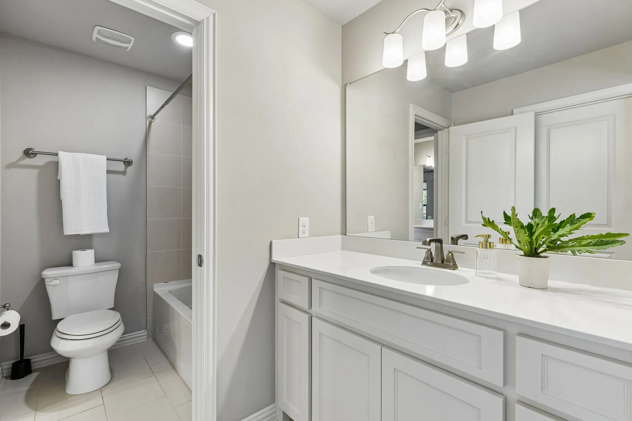 Single Family Residence For Sale in Collin County , 618 Cano Street, Allen, Texas 75002, 4 Bedroom, 4 Bathroom, 2 Garage spaces, 3,369 Sqft, built in 2015, mls#21409773, Real Estate Agent in Allen, Homes For Sale in Collin county, Homes For Sale in Allen, Realtor in Allen Texas, Real Estate Brokerage Independent Realty Texas, Luminita Cordes Realtor